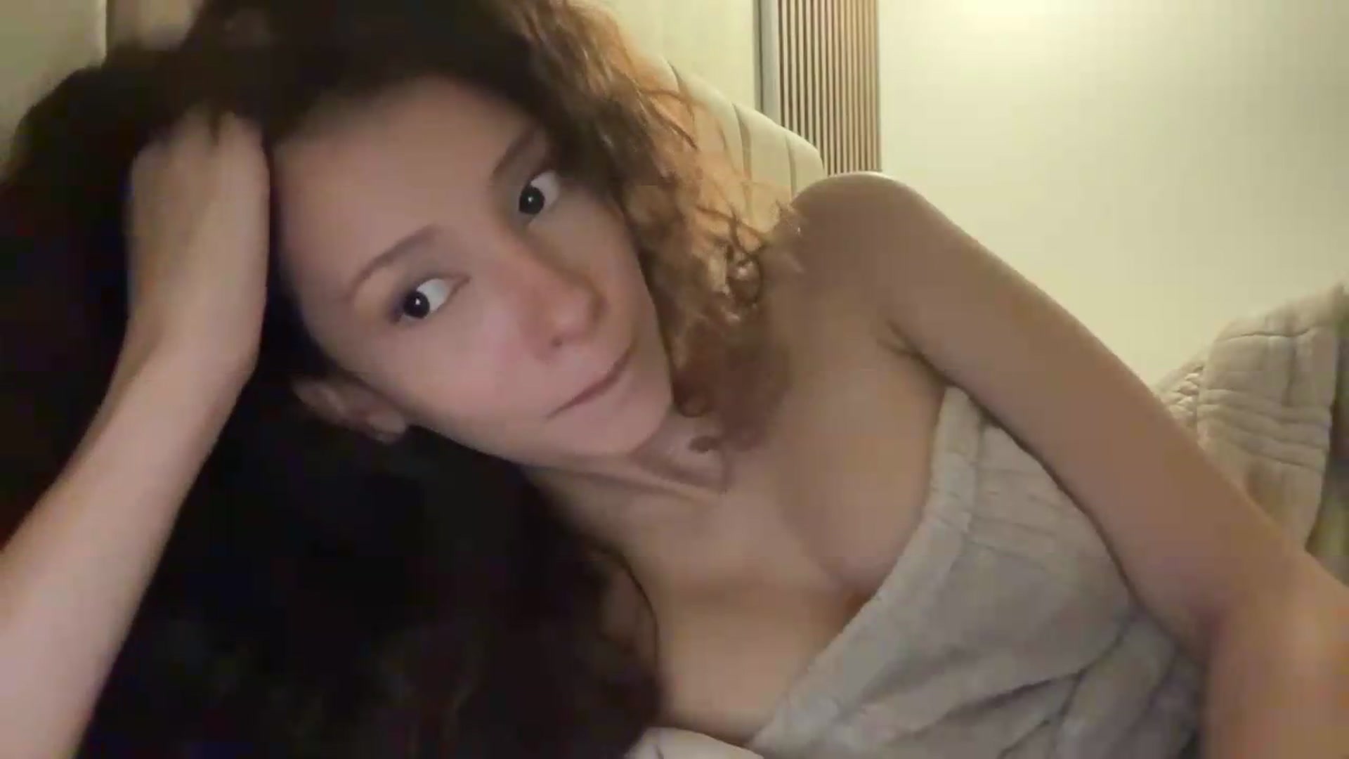Gallery image thumbnail from SpoiledEllie's myfreecams stream on, 07/02/2026, 08:46 image 19 of 20