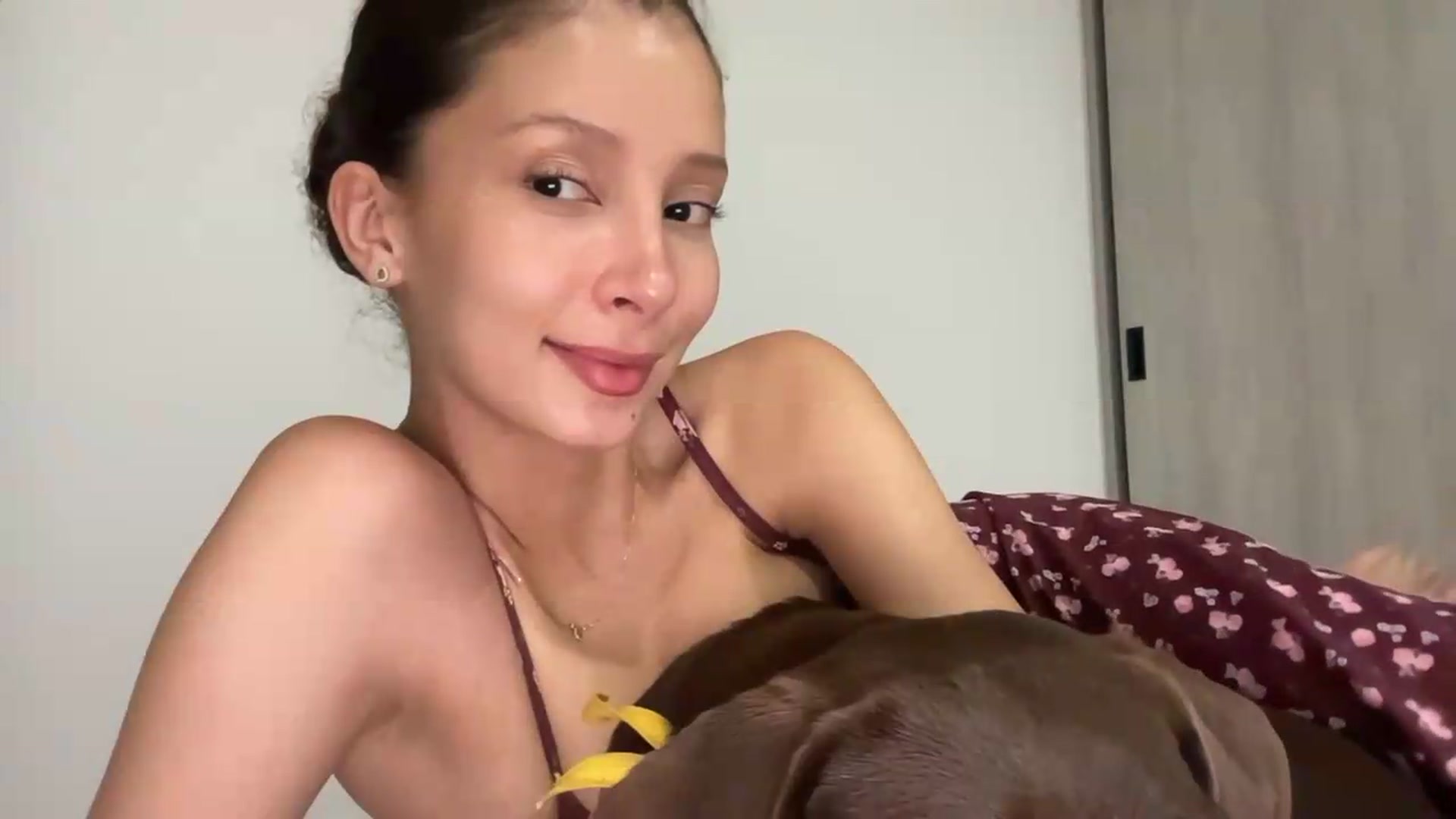 Gallery image thumbnail from SpoiledEllie's myfreecams stream on, 07/16/2026, 04:53 image 12 of 20