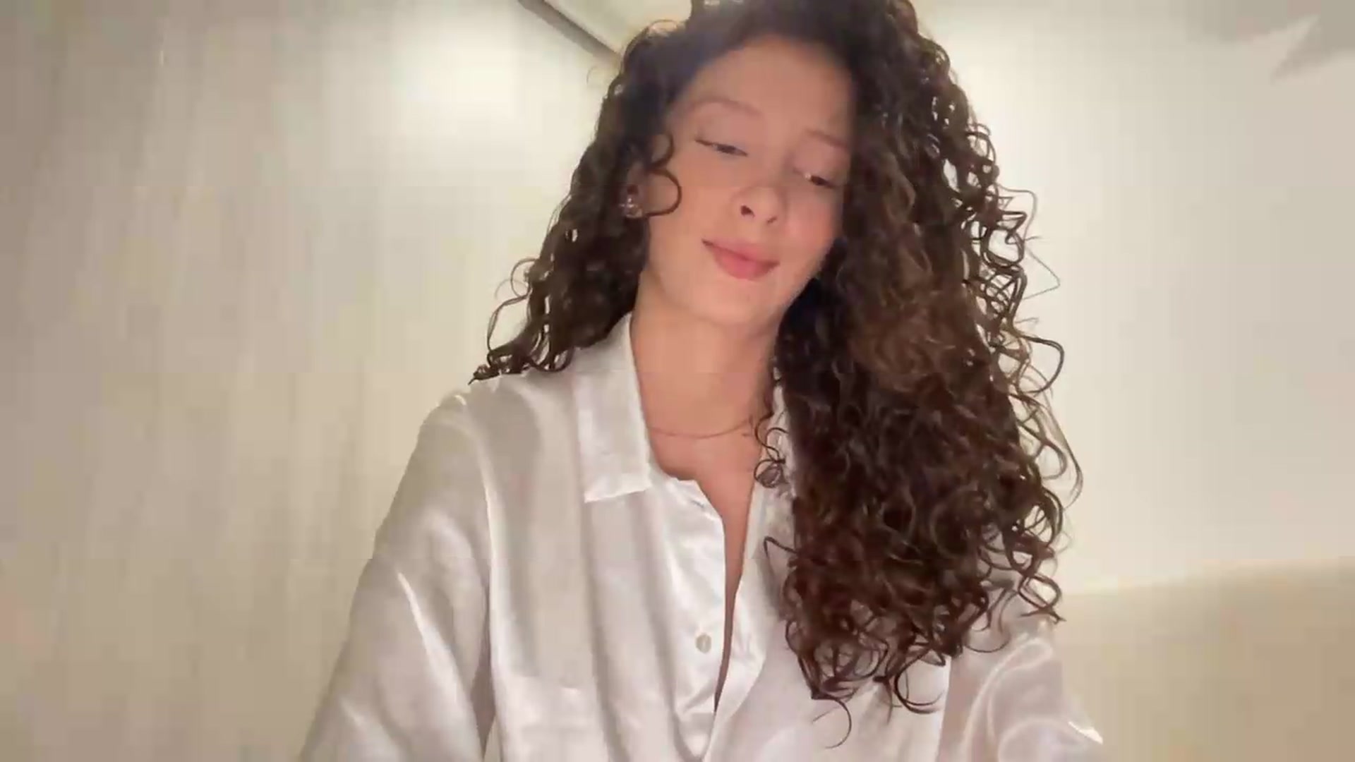 Gallery image thumbnail from SpoiledEllie's myfreecams stream on, 07/17/2026, 04:58 image 17 of 20