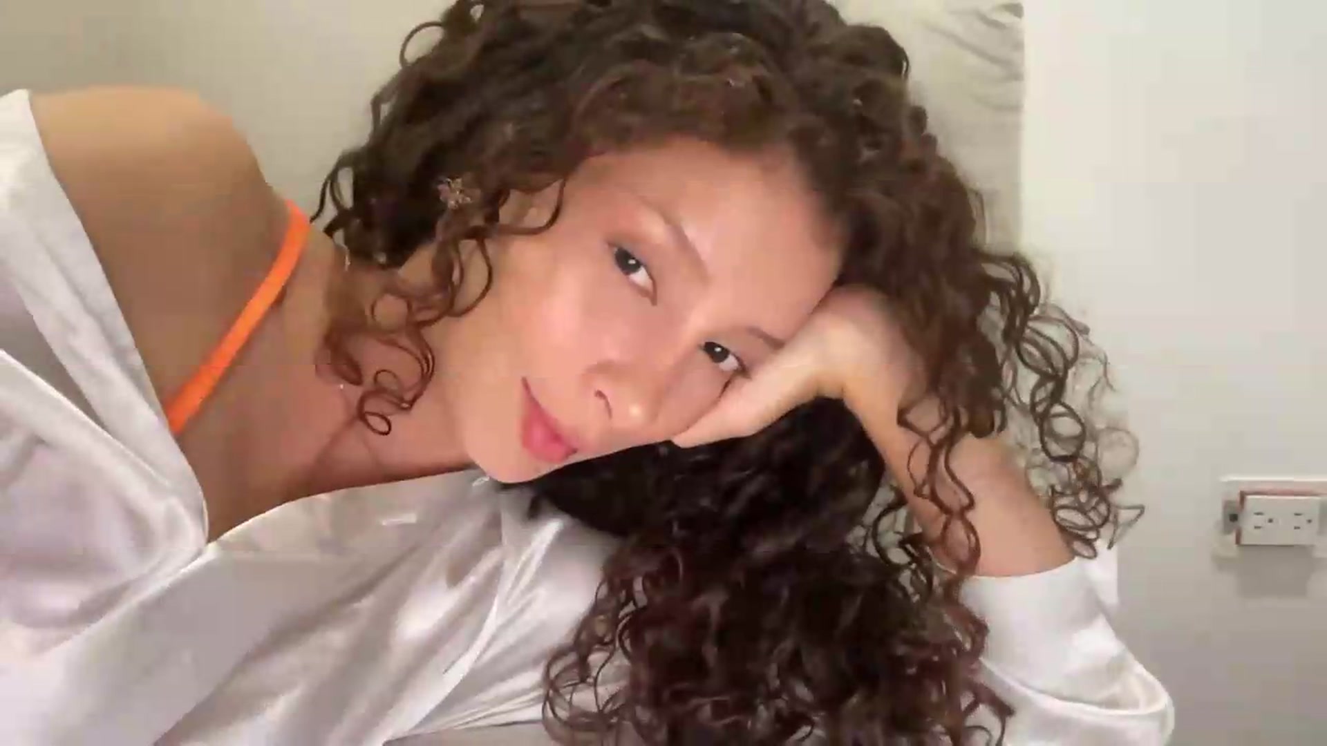 Gallery image thumbnail from SpoiledEllie's myfreecams stream on, 07/17/2026, 06:32 image 13 of 20