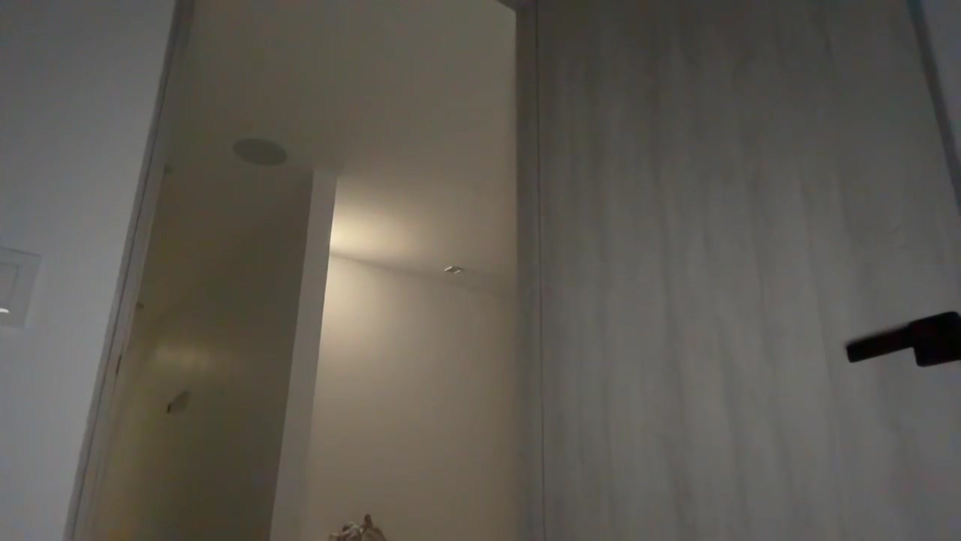 Gallery image thumbnail from SpoiledEllie's myfreecams stream on, 07/20/2026, 01:43 image 14 of 20