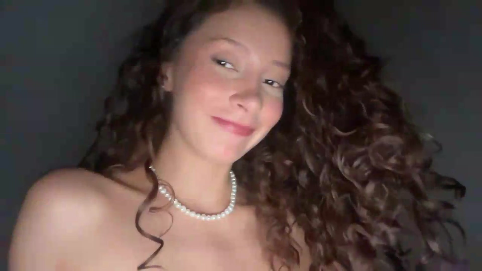 Gallery image thumbnail from SpoiledEllie's myfreecams stream on, 07/20/2026, 01:43 image 20 of 20