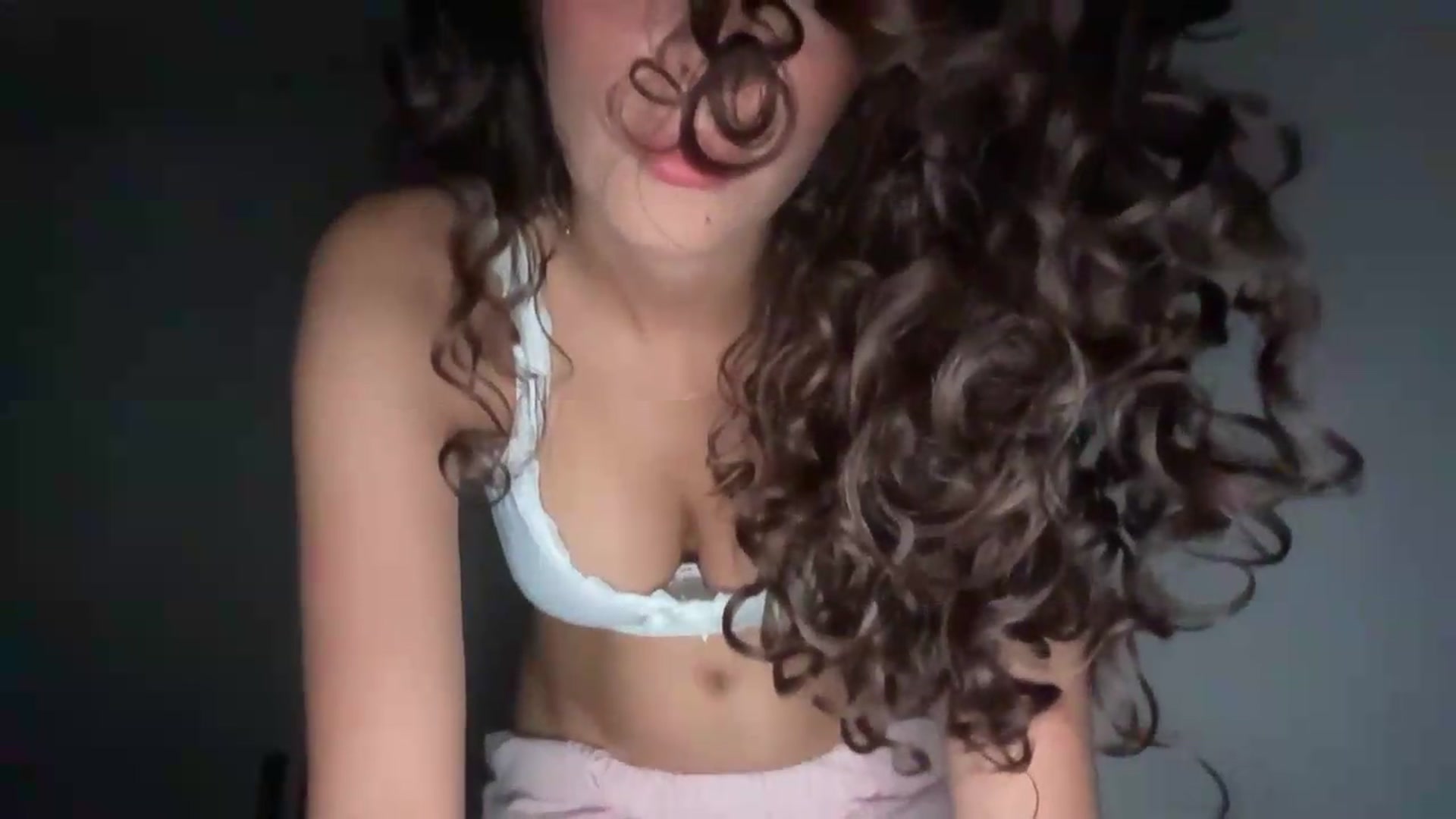 Gallery image thumbnail from SpoiledEllie's myfreecams stream on, 08/12/2026, 03:54 image 2 of 20