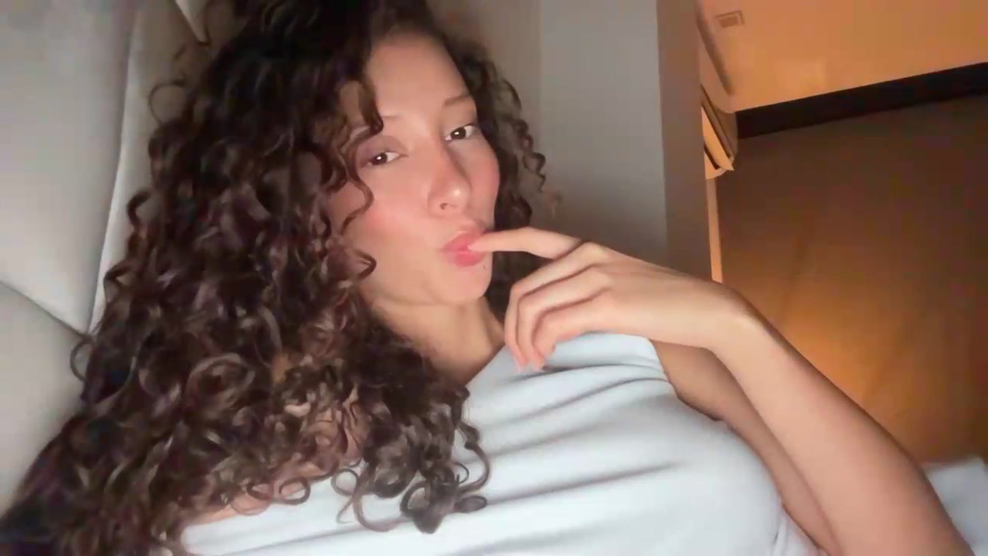 Gallery image thumbnail from SpoiledEllie's myfreecams stream on, 08/27/2026, 05:32 image 14 of 20