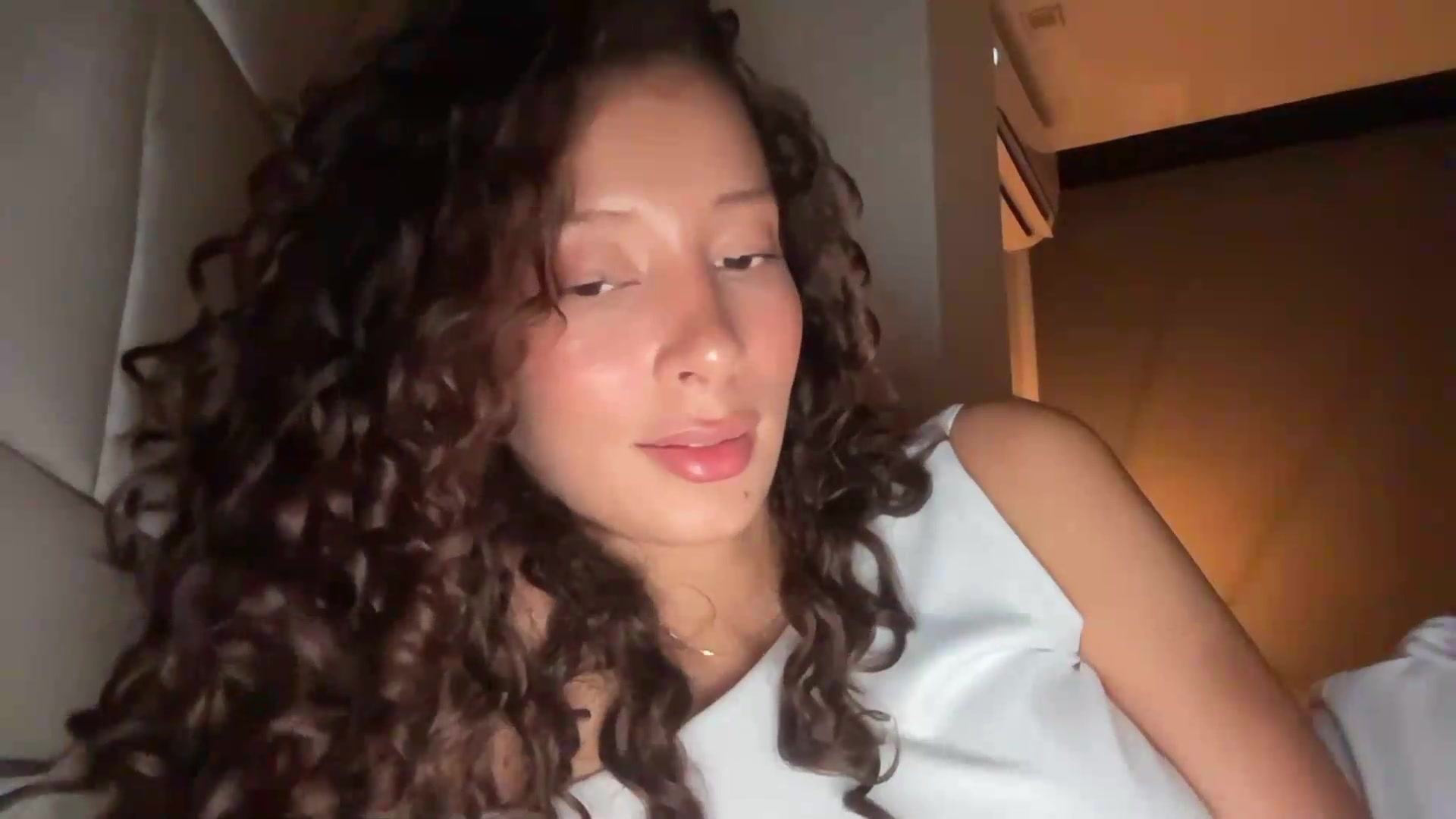 Gallery image thumbnail from SpoiledEllie's myfreecams stream on, 08/27/2026, 06:29 image 6 of 20