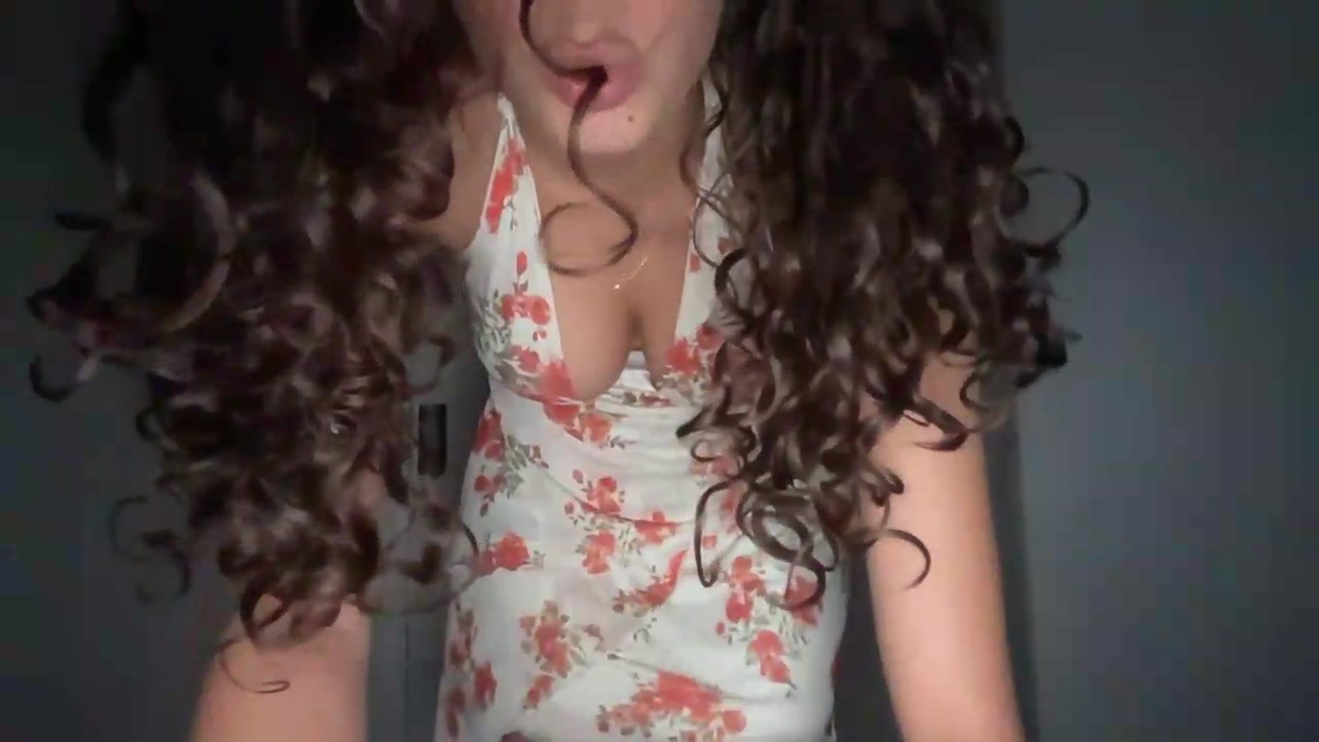 Gallery image thumbnail from SpoiledEllie's myfreecams stream on, 08/28/2026, 04:14 image 4 of 20
