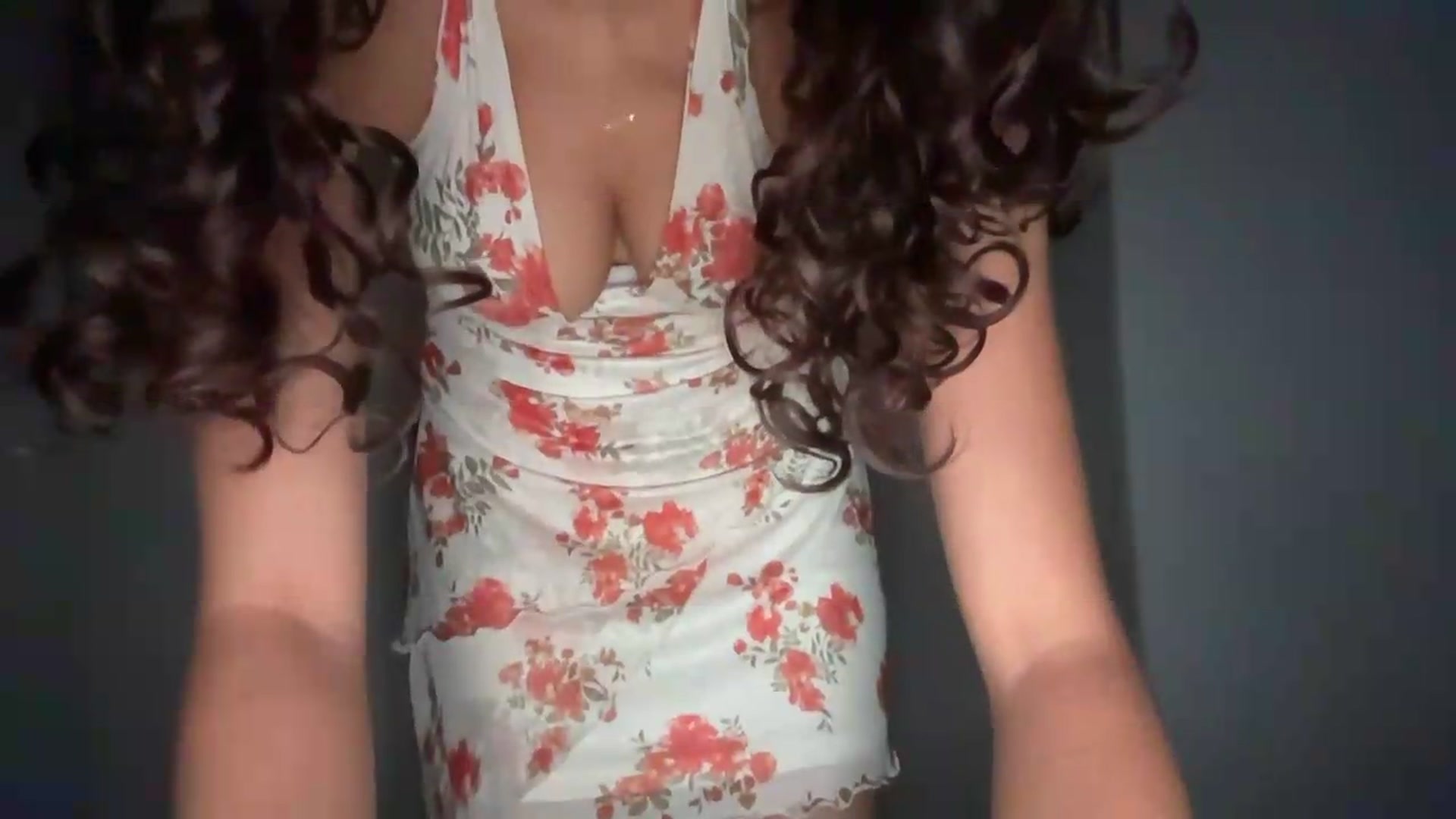 Gallery image thumbnail from SpoiledEllie's myfreecams stream on, 08/28/2026, 04:14 image 3 of 20