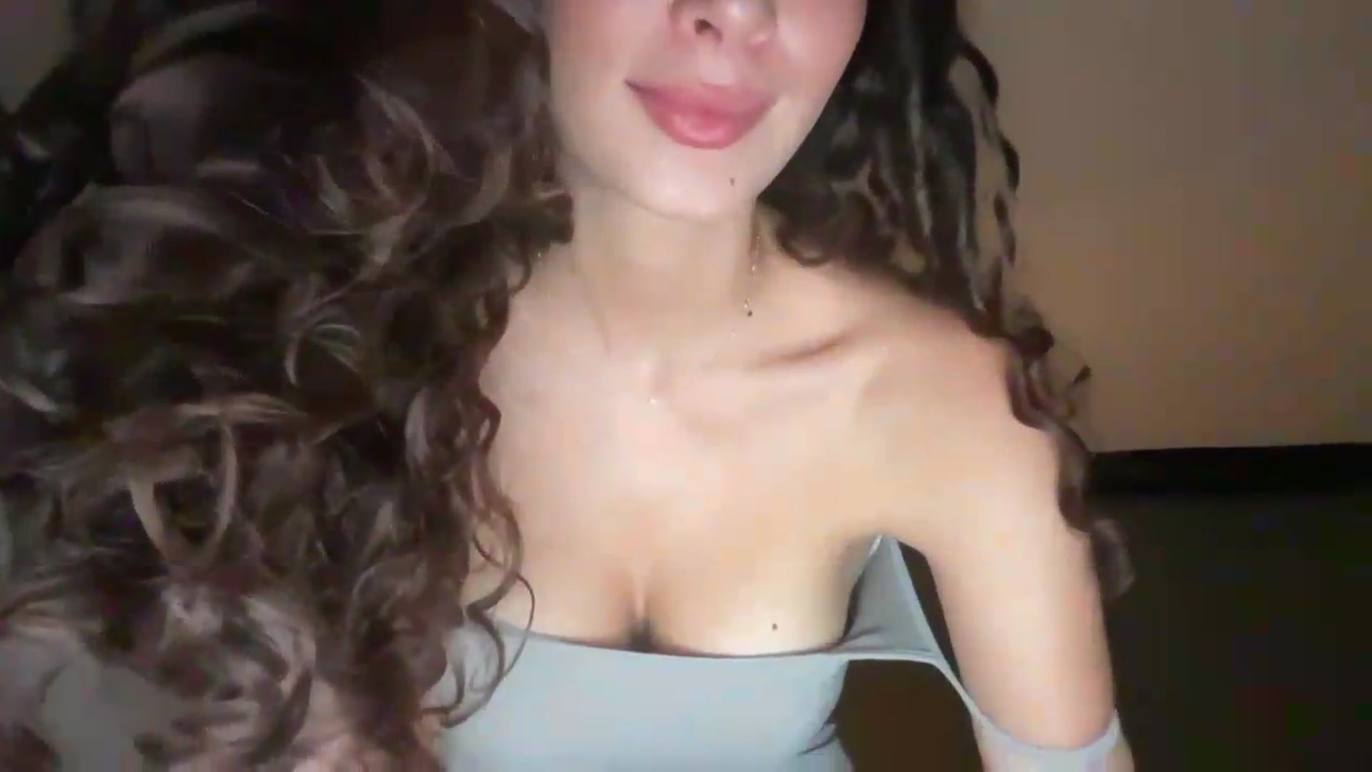 Gallery image thumbnail from SpoiledEllie's myfreecams stream on, 09/09/2026, 04:27 image 10 of 20
