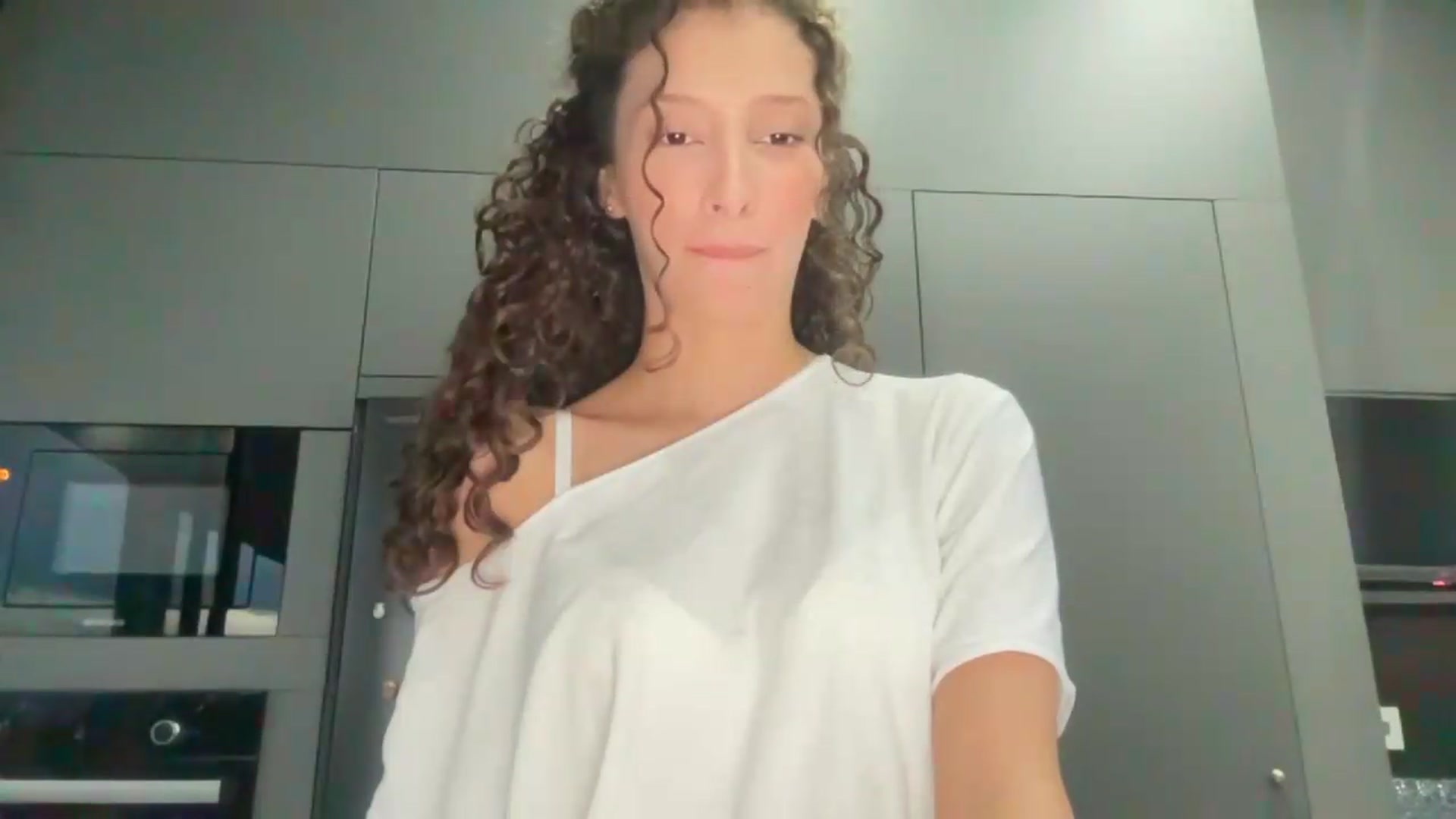 Gallery image thumbnail from SpoiledEllie's myfreecams stream on, 09/13/2026, 23:11 image 14 of 20
