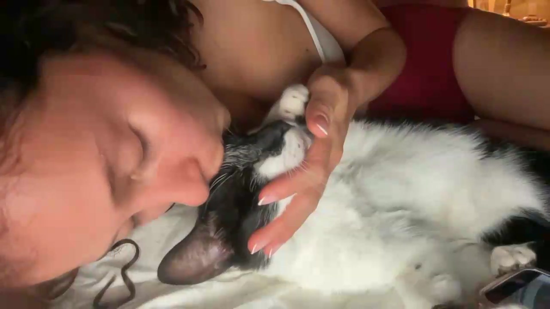 Gallery image thumbnail from SpoiledEllie's myfreecams stream on, 09/15/2026, 02:03 image 10 of 20
