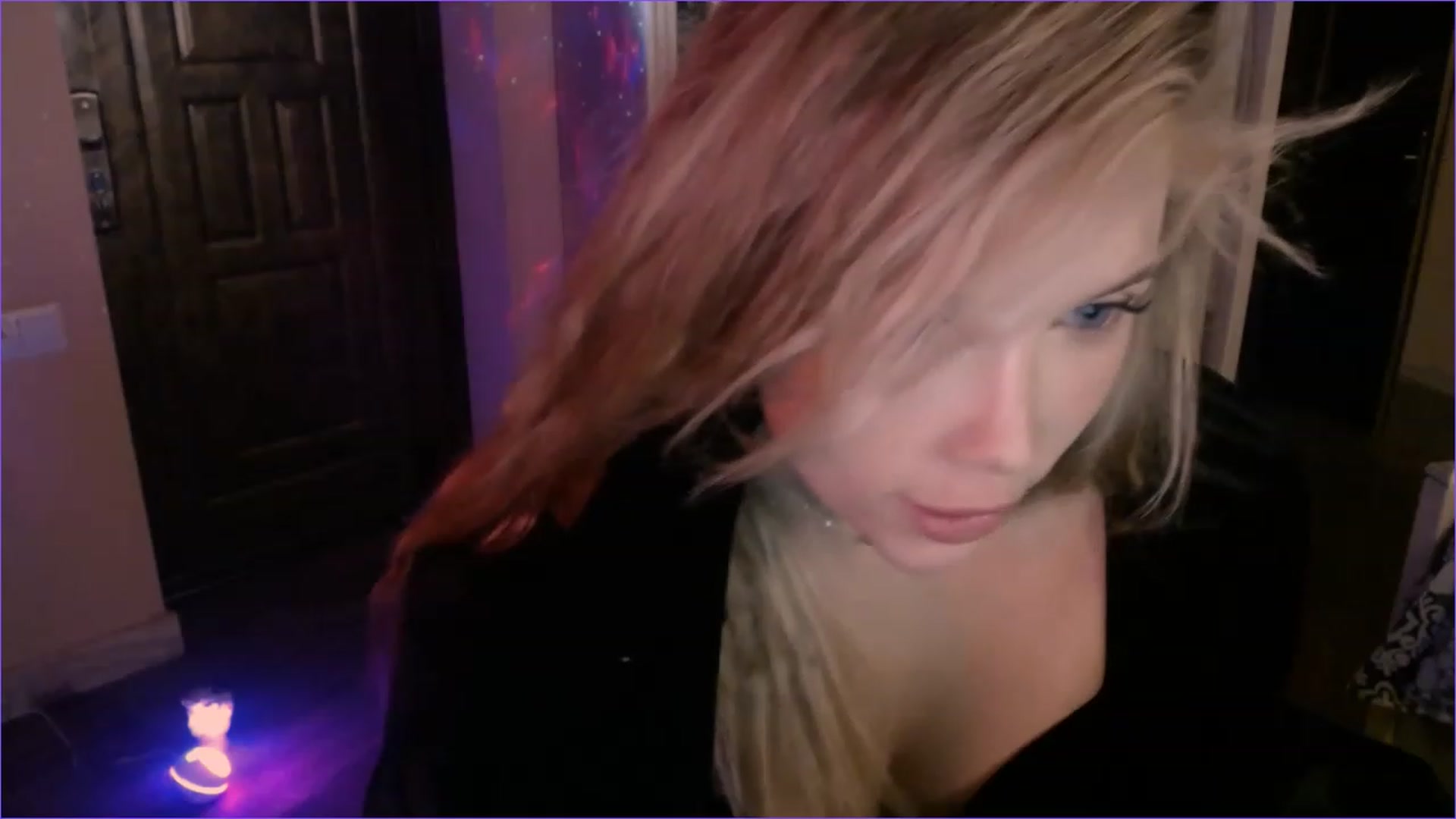 Gallery image thumbnail from SpoiledNess's myfreecams stream on, 11/27/2022, 21:18 image 6 of 20