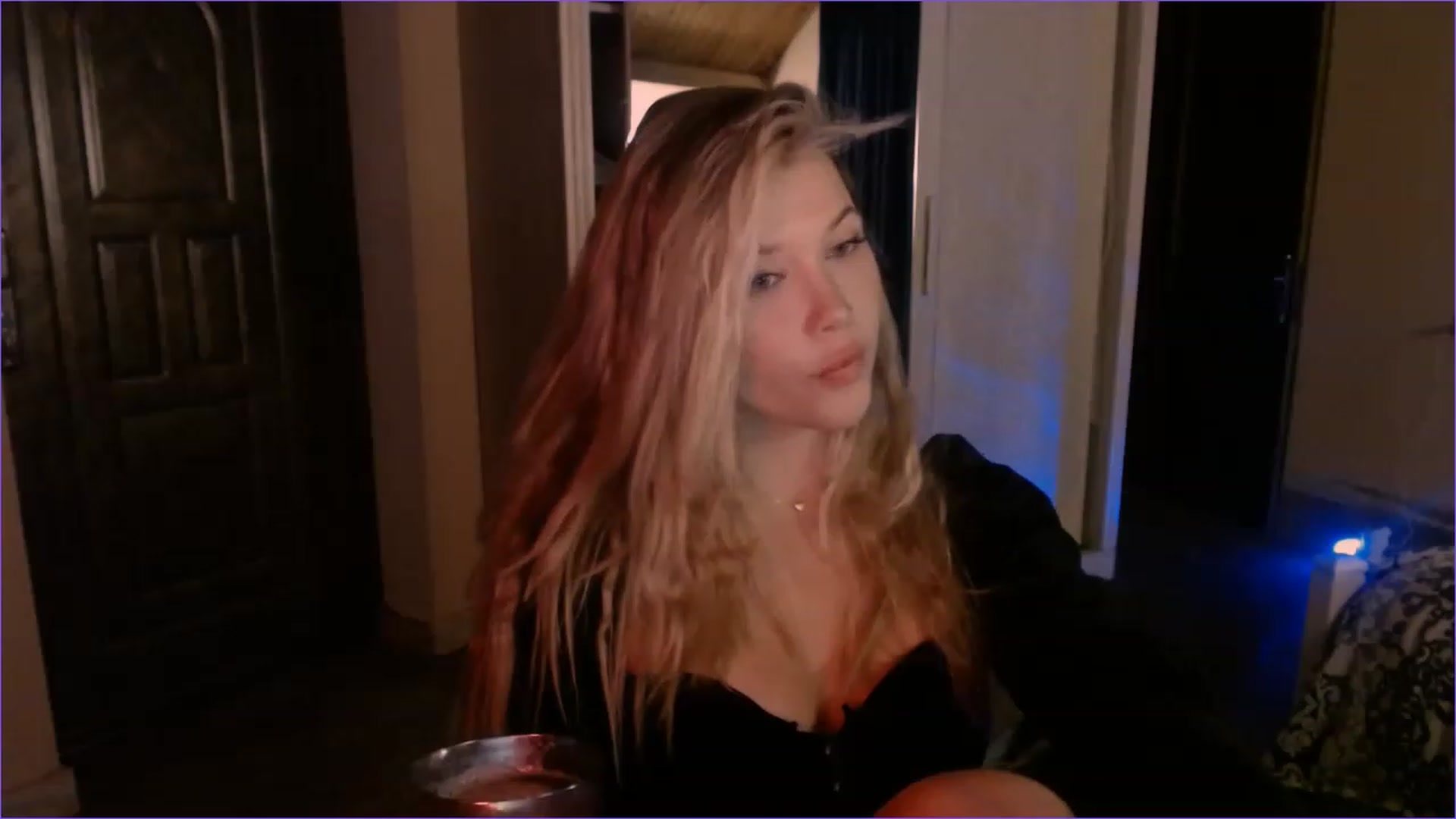 Gallery image thumbnail from SpoiledNess's myfreecams stream on, 11/27/2022, 22:26 image 9 of 20