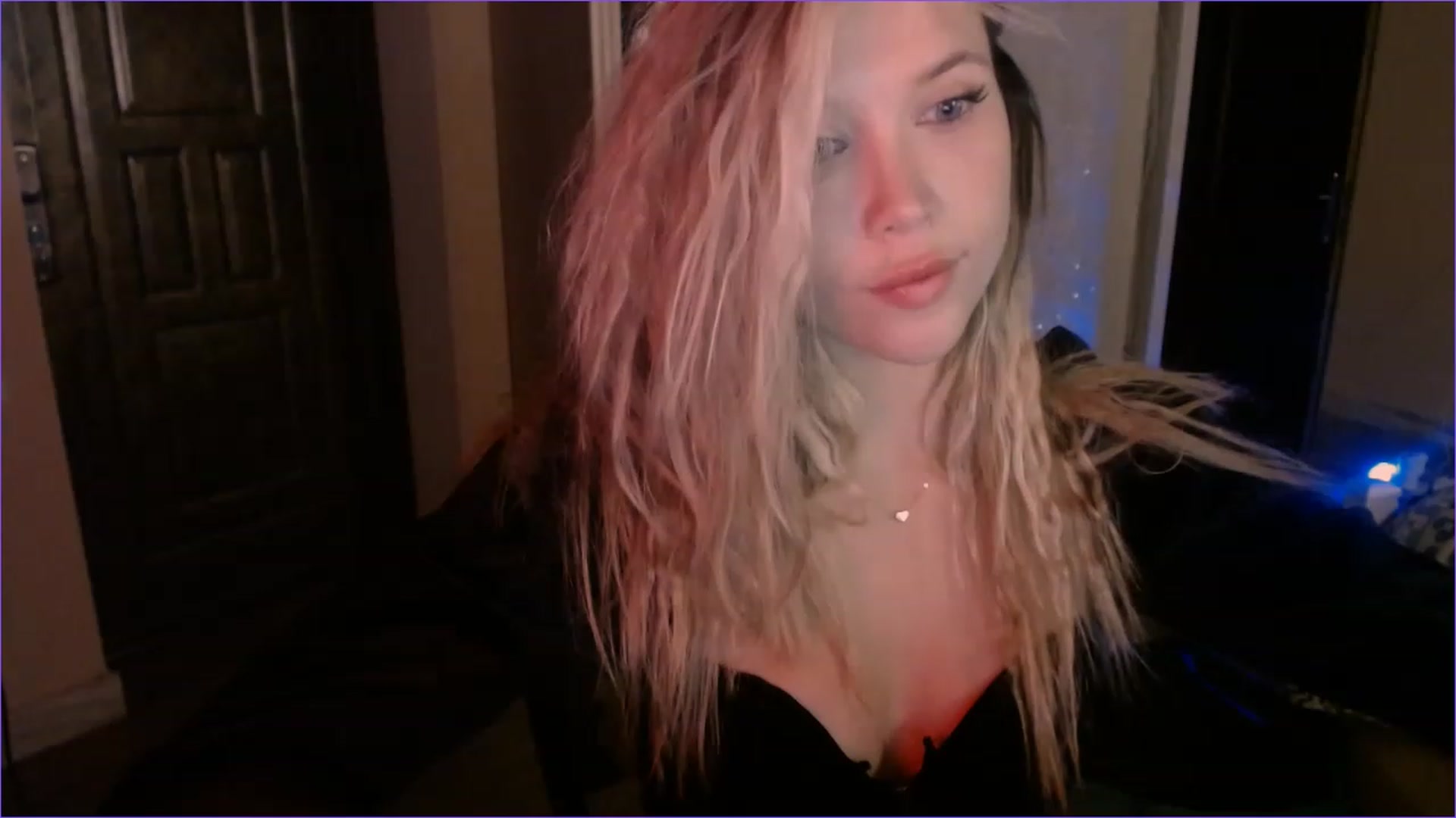 Gallery image thumbnail from SpoiledNess's myfreecams stream on, 11/27/2022, 22:26 image 15 of 20