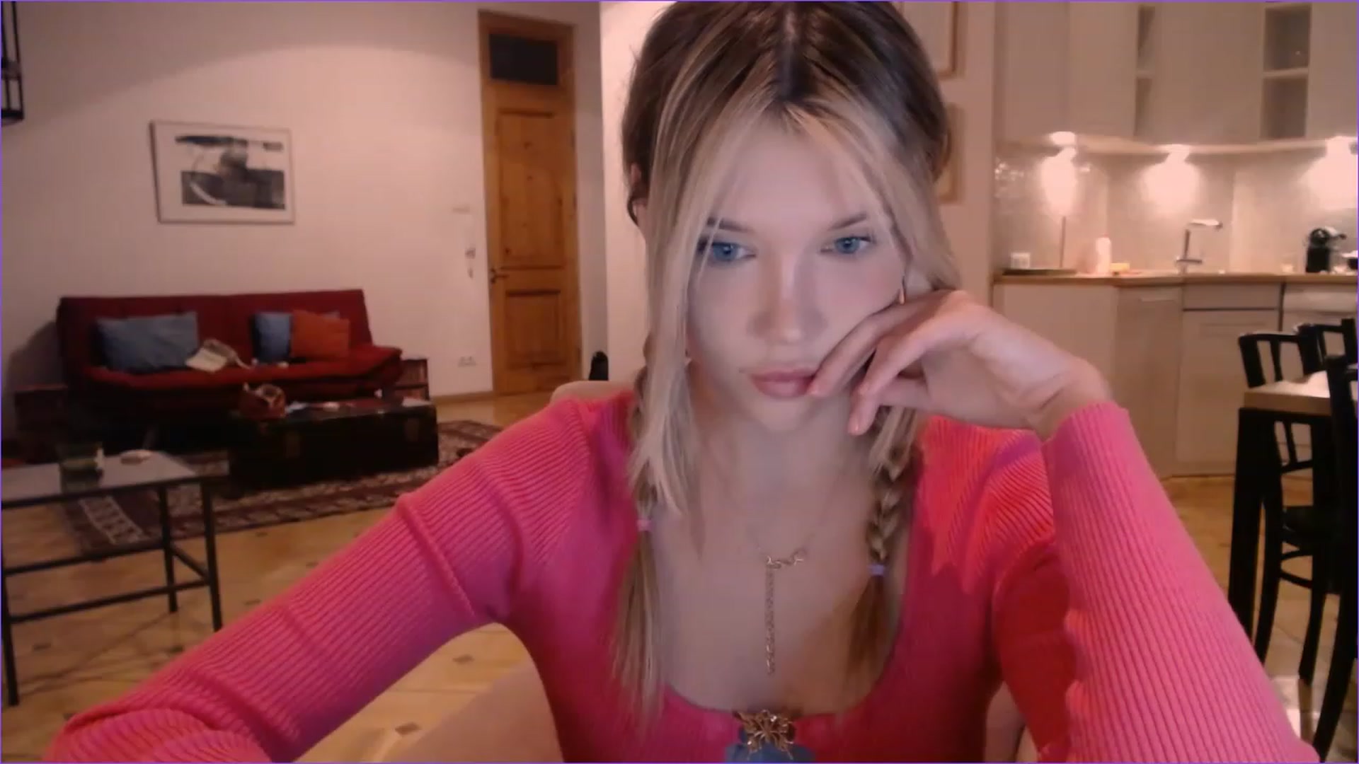 Gallery image thumbnail from SpoiledNess's myfreecams stream on, 11/28/2022, 22:17 image 15 of 20