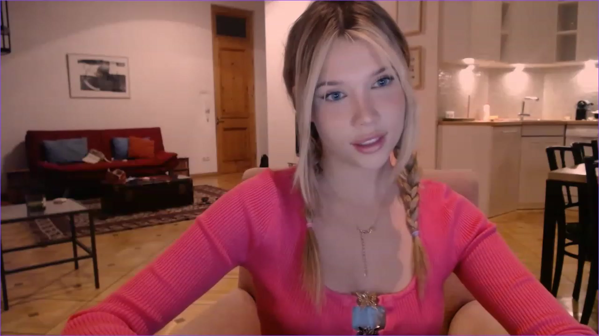 Gallery image thumbnail from SpoiledNess's myfreecams stream on, 11/28/2022, 22:17 image 20 of 20