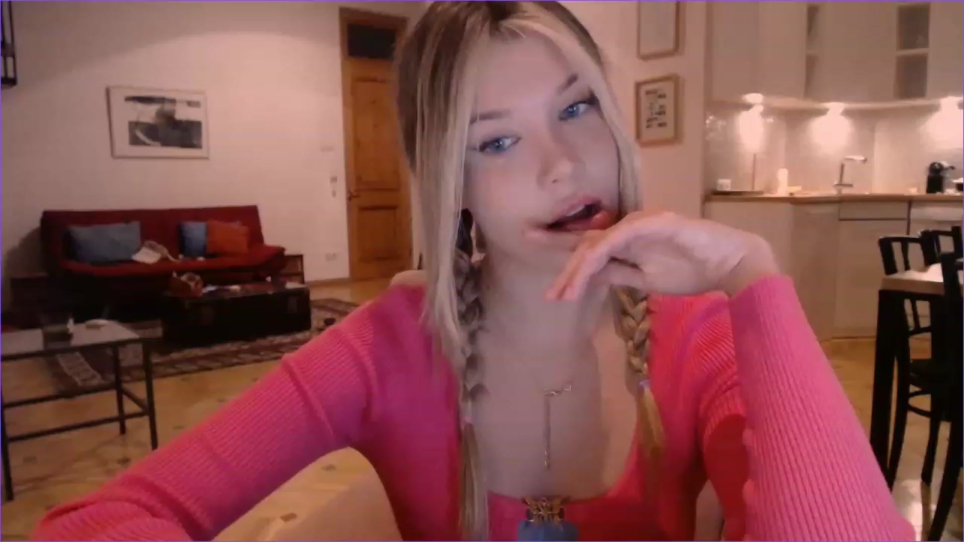Gallery image thumbnail from SpoiledNess's myfreecams stream on, 11/28/2022, 22:17 image 17 of 20