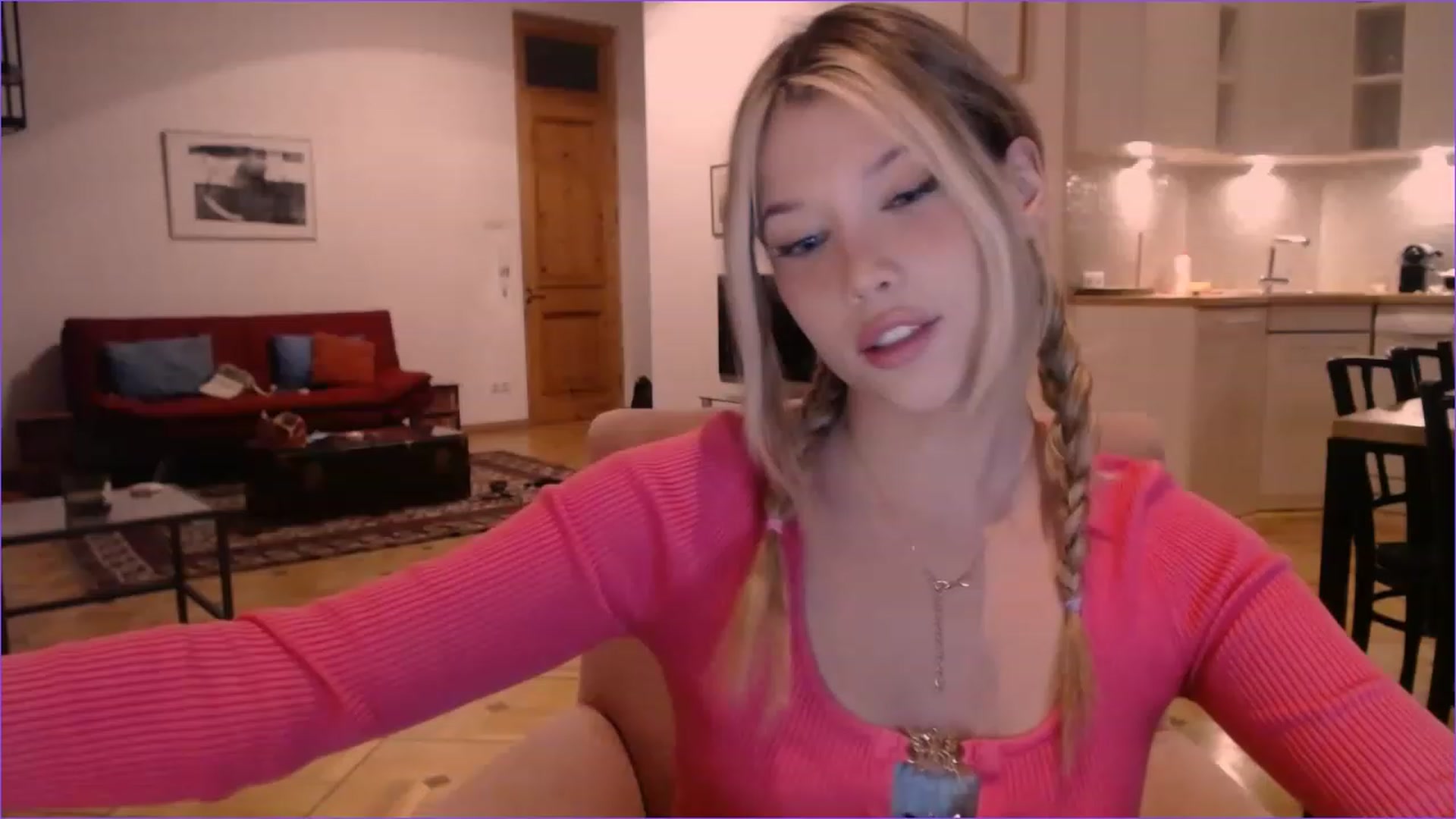 Gallery image thumbnail from SpoiledNess's myfreecams stream on, 11/28/2022, 22:17 image 9 of 20