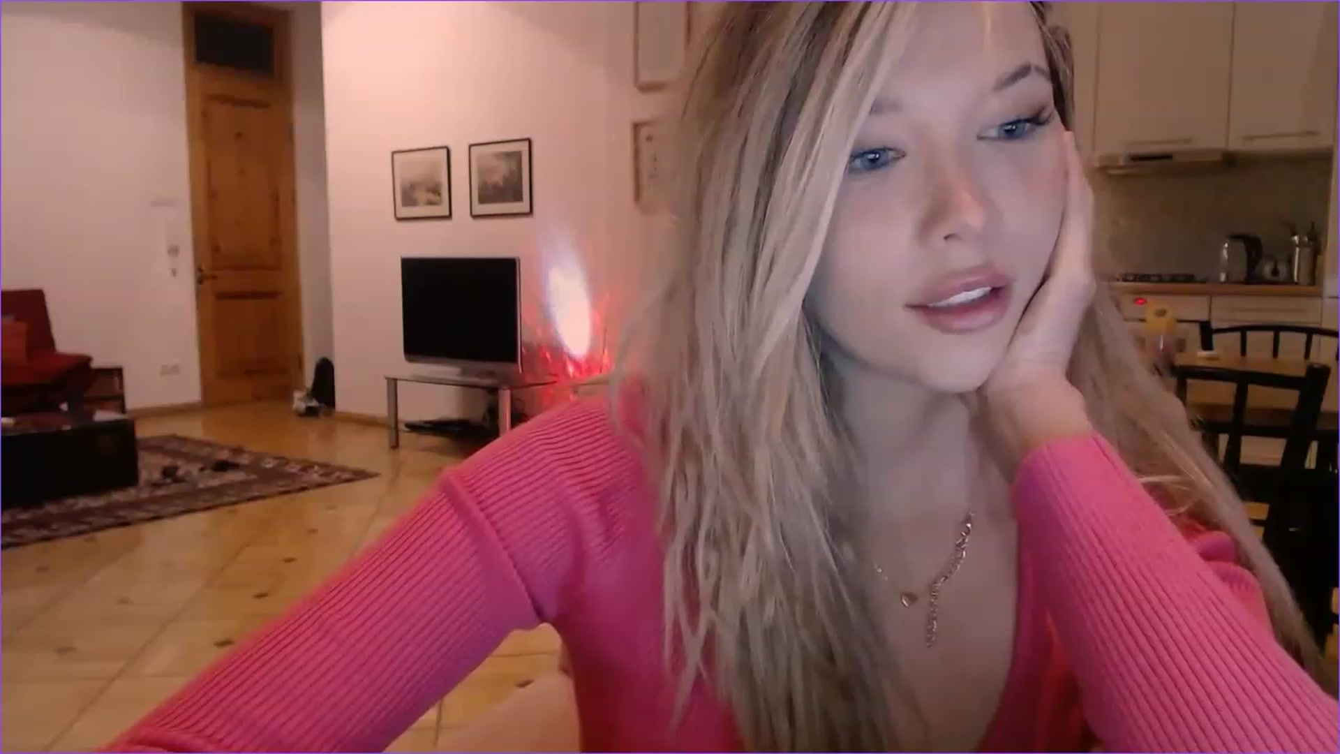 Gallery image thumbnail from SpoiledNess's myfreecams stream on, 11/29/2022, 24:04 image 16 of 20