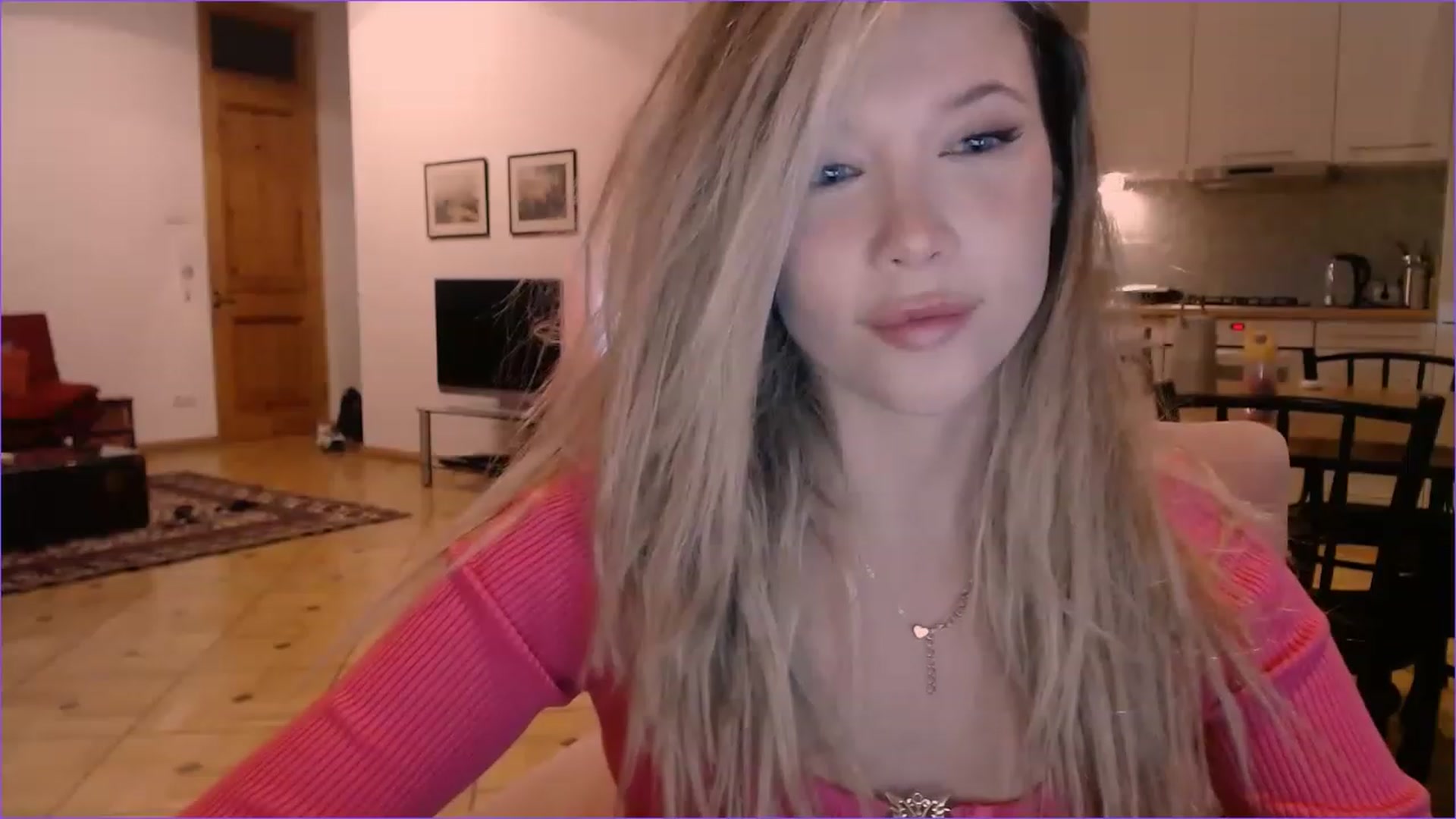 Gallery image thumbnail from SpoiledNess's myfreecams stream on, 11/29/2022, 24:04 image 17 of 20