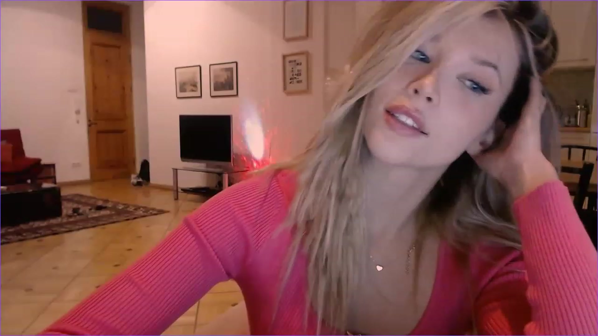 Gallery image thumbnail from SpoiledNess's myfreecams stream on, 11/29/2022, 24:04 image 15 of 20