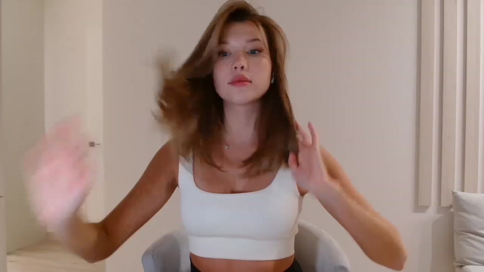Gallery image thumbnail from SpoiledNess's myfreecams stream on, 05/19/2023, 24:20 image 12 of 20