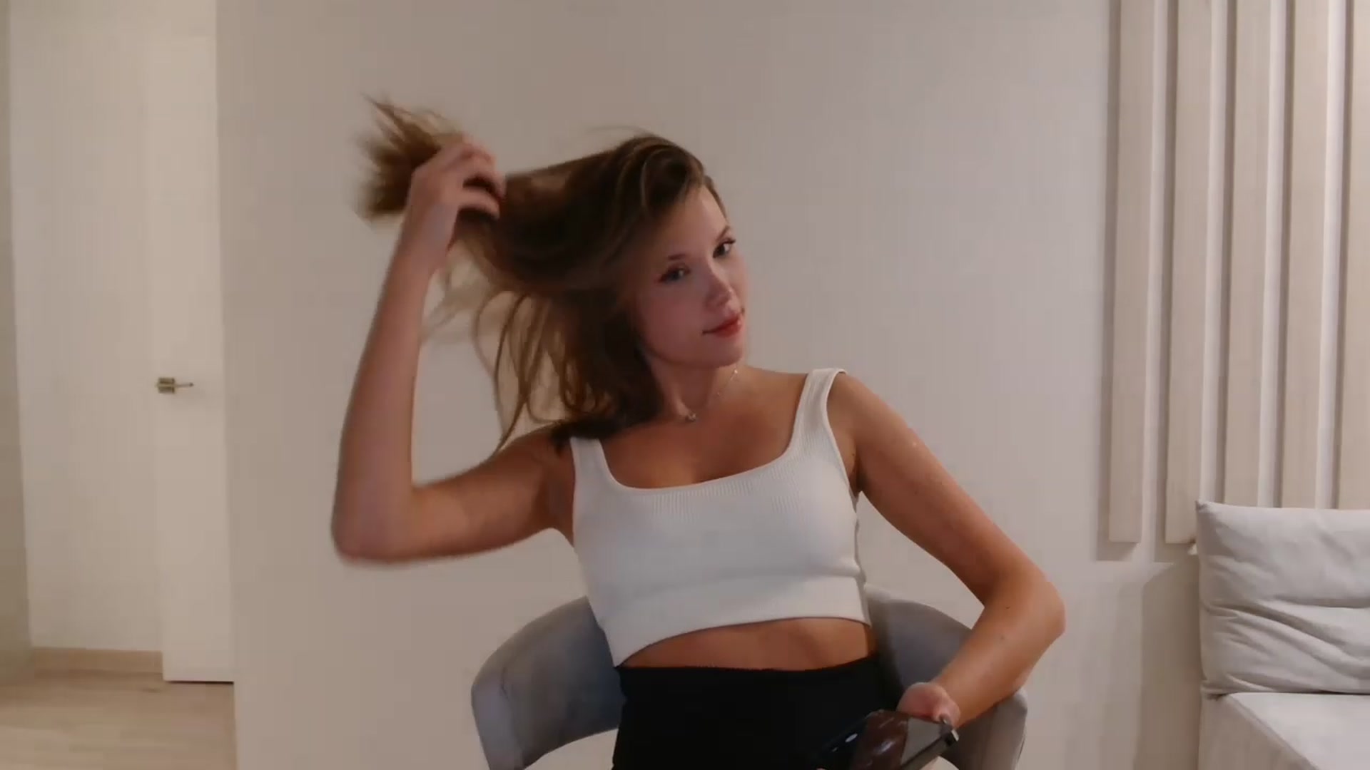 Gallery image thumbnail from SpoiledNess's myfreecams stream on, 05/19/2023, 01:02 image 8 of 20