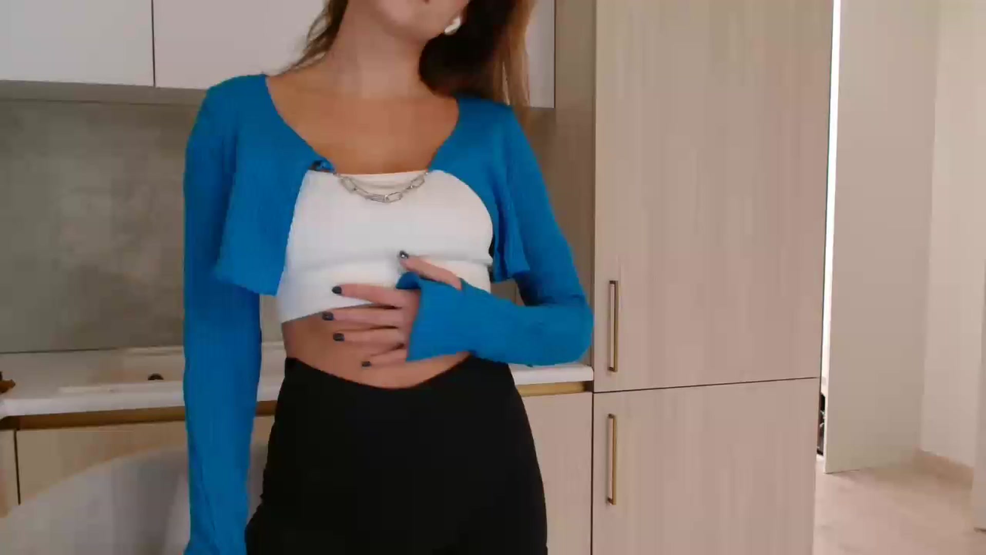 Gallery image thumbnail from SpoiledNess's myfreecams stream on, 05/20/2023, 24:18 image 9 of 20