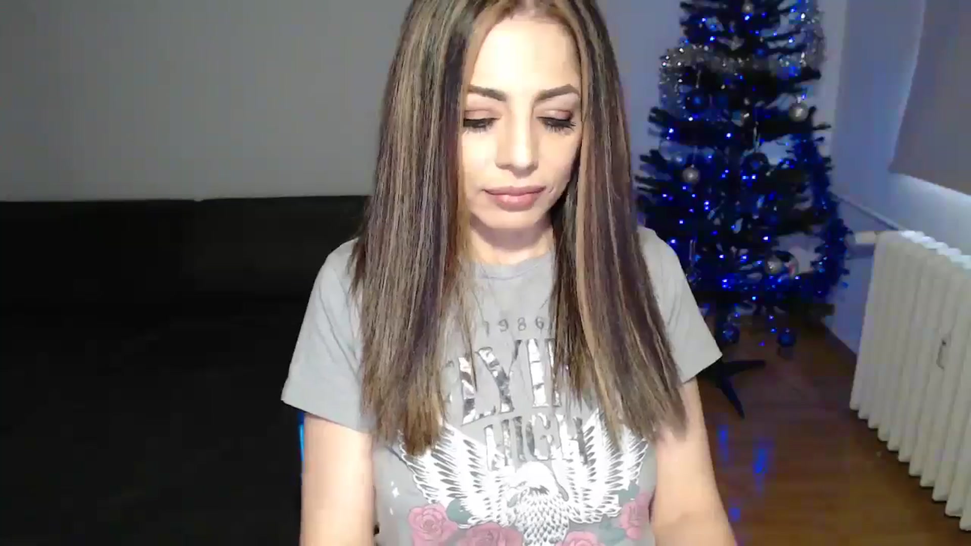 Gallery image thumbnail from Spoiled_Doll's myfreecams stream on, 12/25/2024, 12:19 image 17 of 20
