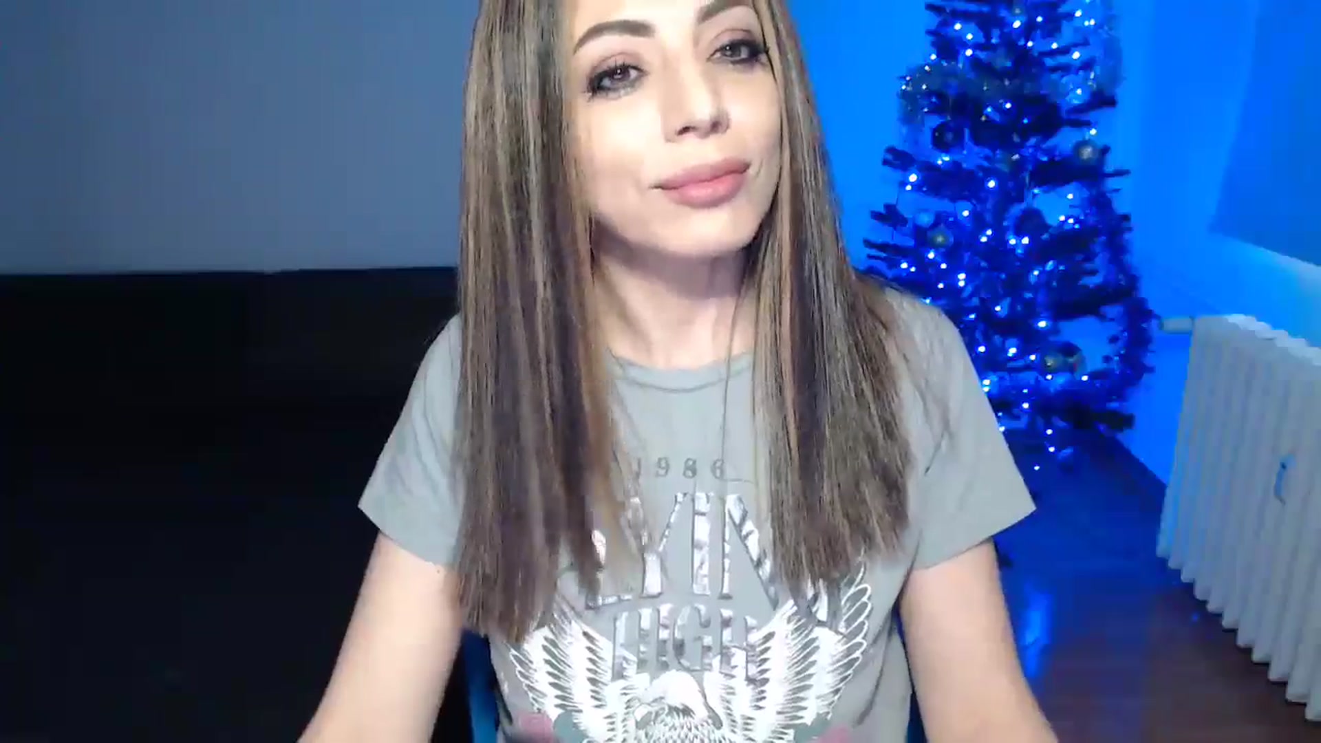 Gallery image thumbnail from Spoiled_Doll's myfreecams stream on, 12/25/2024, 12:19 image 12 of 20
