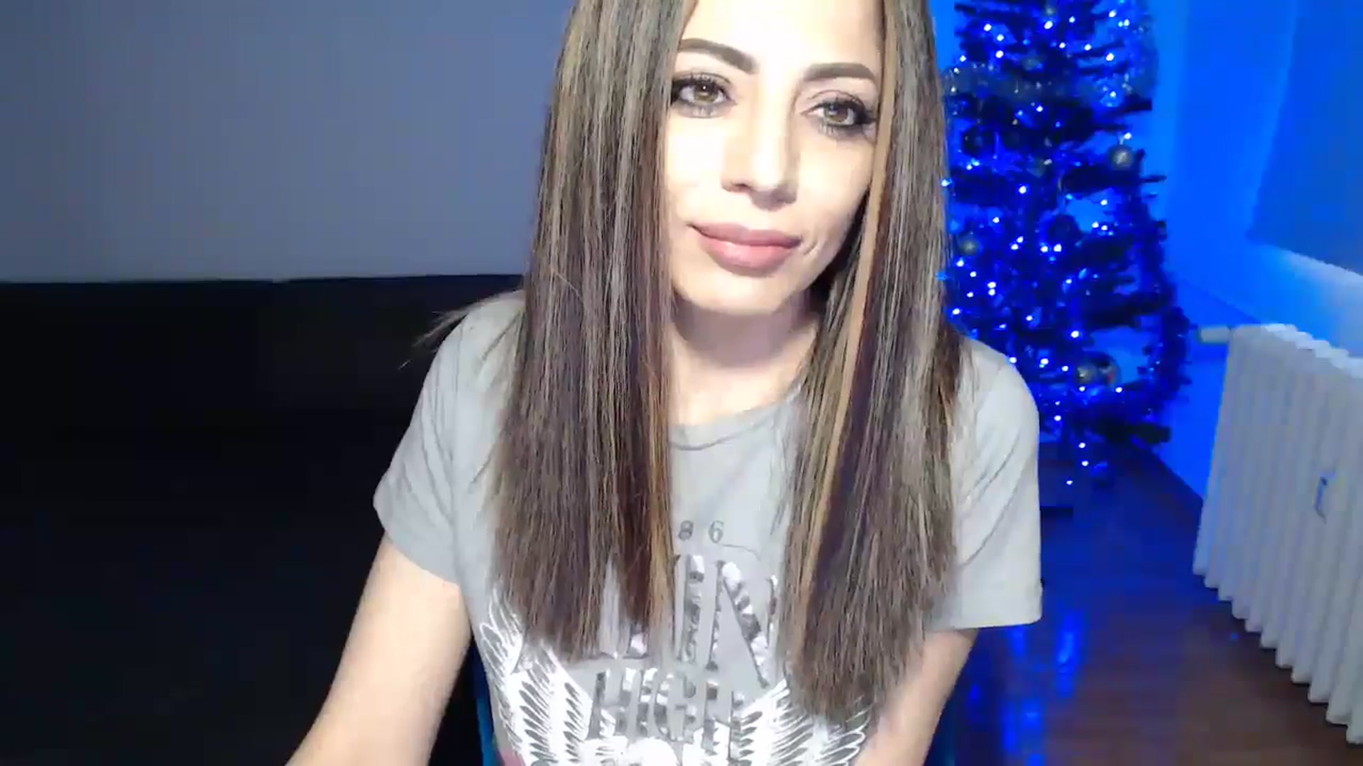 Gallery image thumbnail from Spoiled_Doll's myfreecams stream on, 12/25/2024, 12:19 image 10 of 20