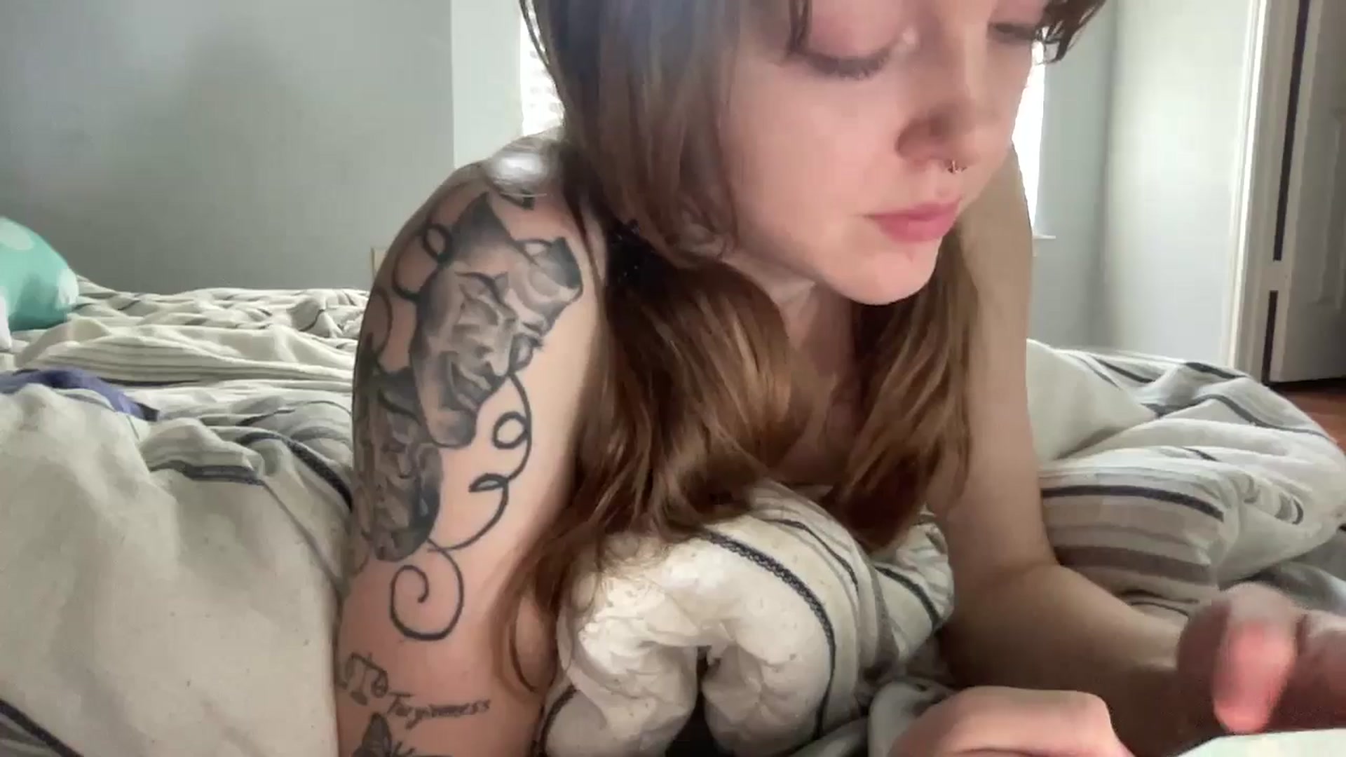 Gallery image thumbnail from Spoiledaliyah's myfreecams stream on, 08/29/2024, 16:46 image 9 of 20