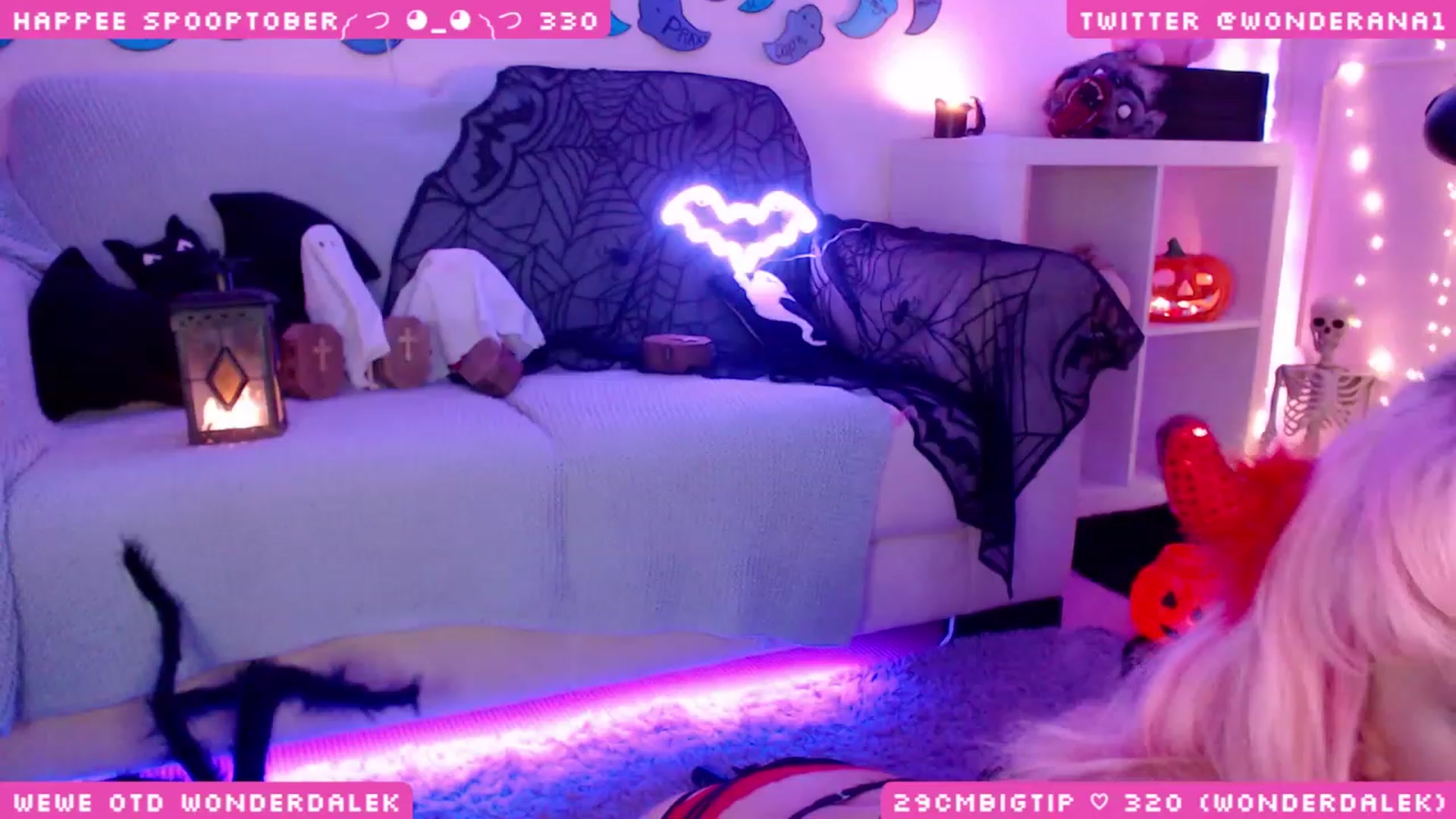 Gallery image thumbnail from SpoopyBish's myfreecams stream on, 10/16/2023, 24:45 image 5 of 20