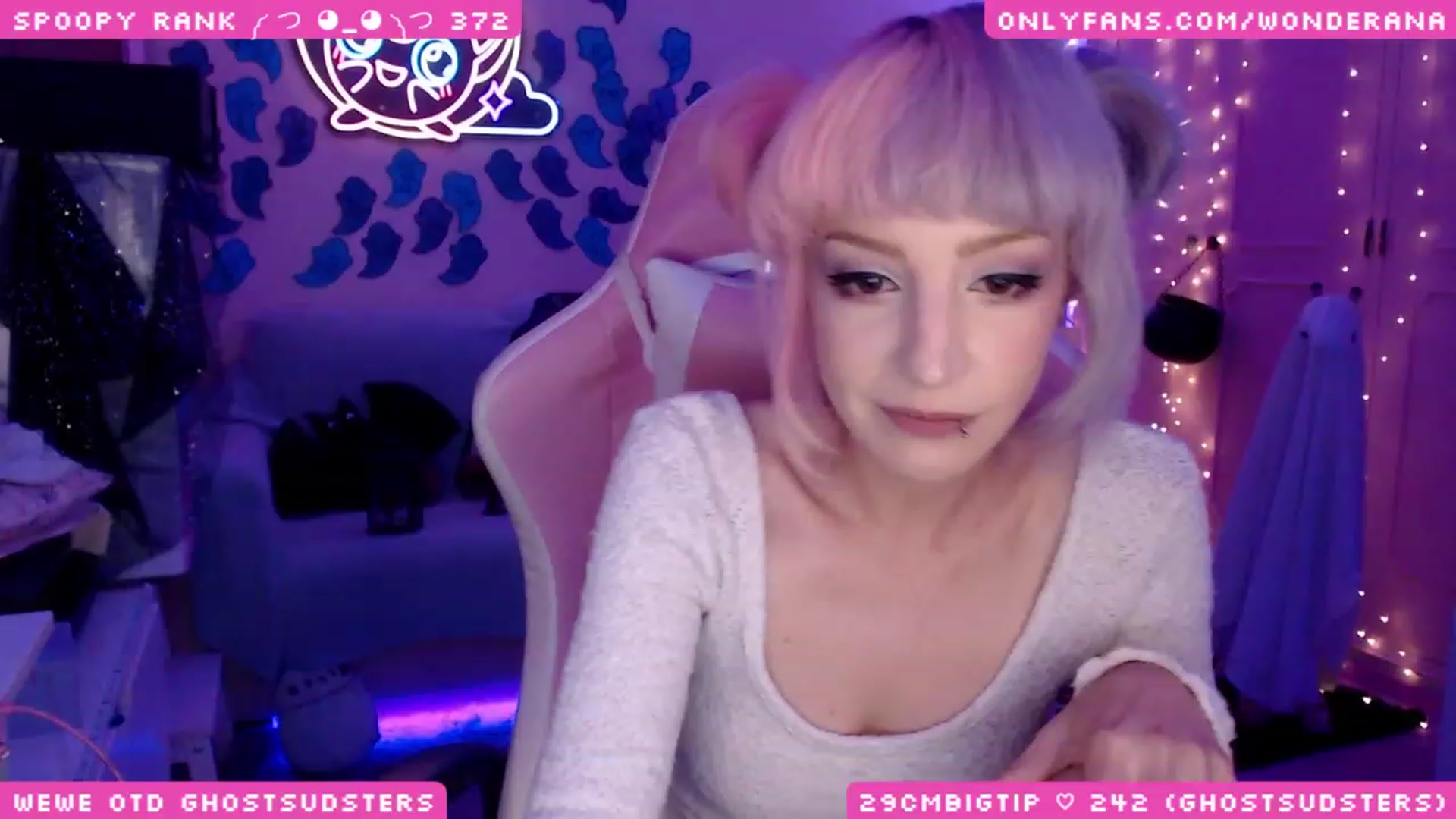 Gallery image thumbnail from SpoopyBish's myfreecams stream on, 10/20/2023, 01:09 image 5 of 20