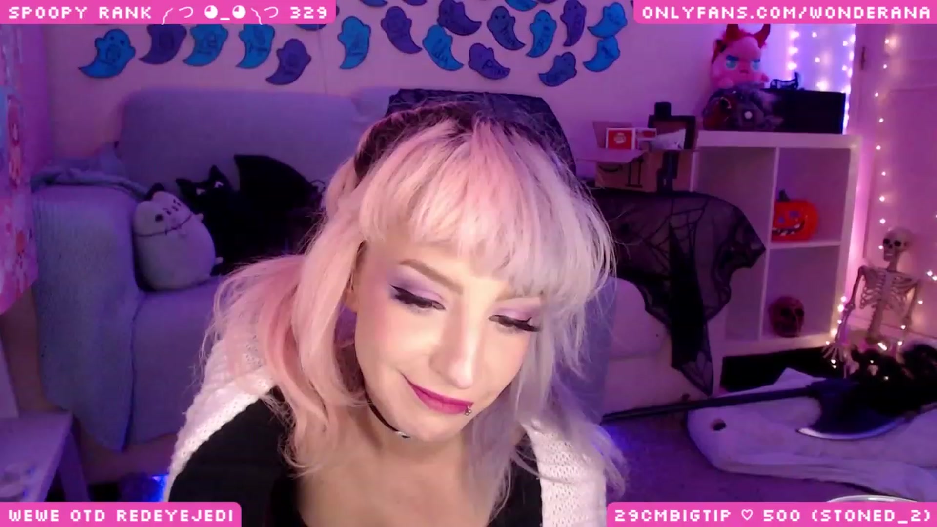 Gallery image thumbnail from SpoopyBish's myfreecams stream on, 10/28/2023, 01:19 image 18 of 20