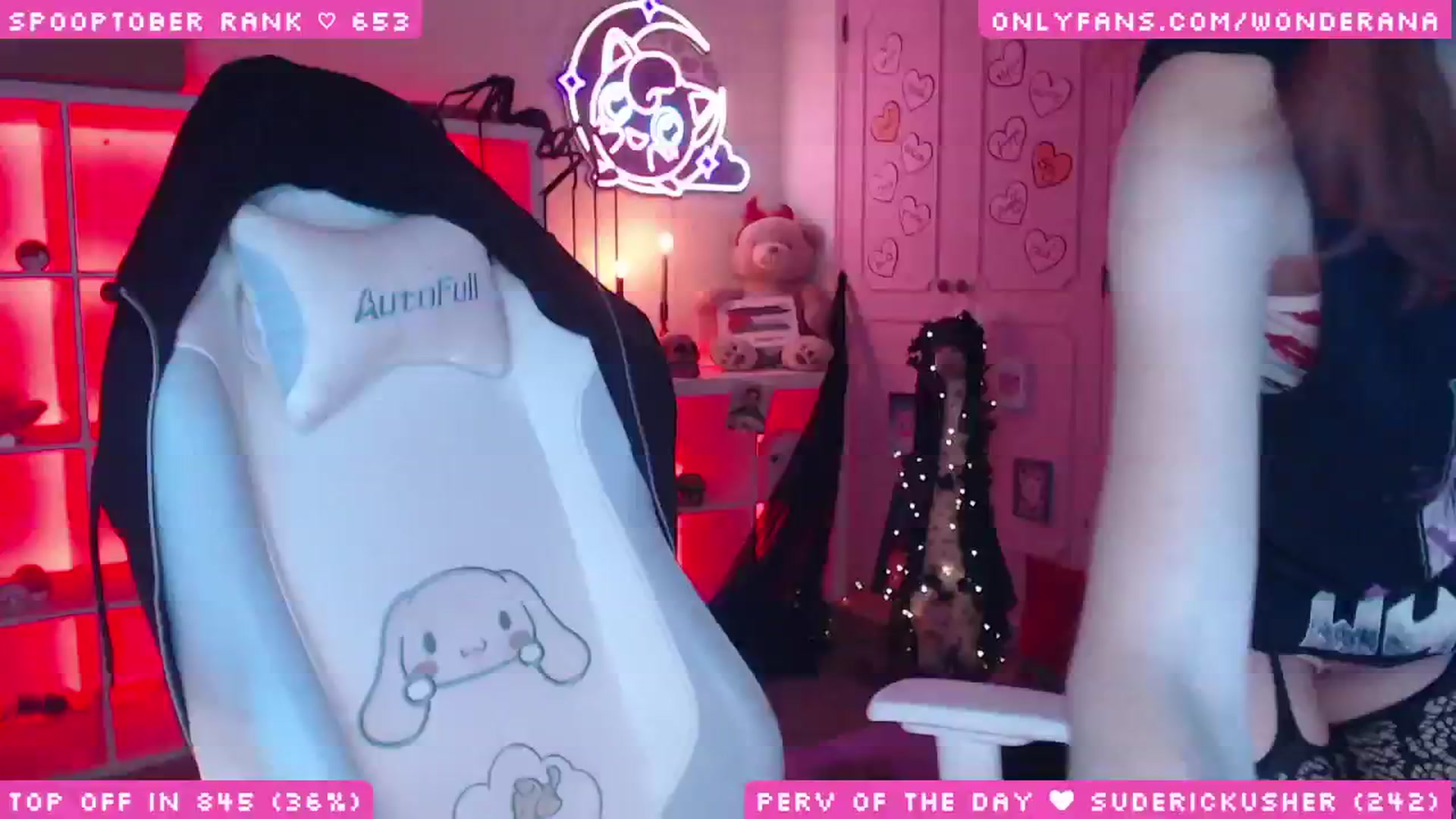 Gallery image thumbnail from SpoopyBish's myfreecams stream on, 10/13/2025, 24:02 image 16 of 20