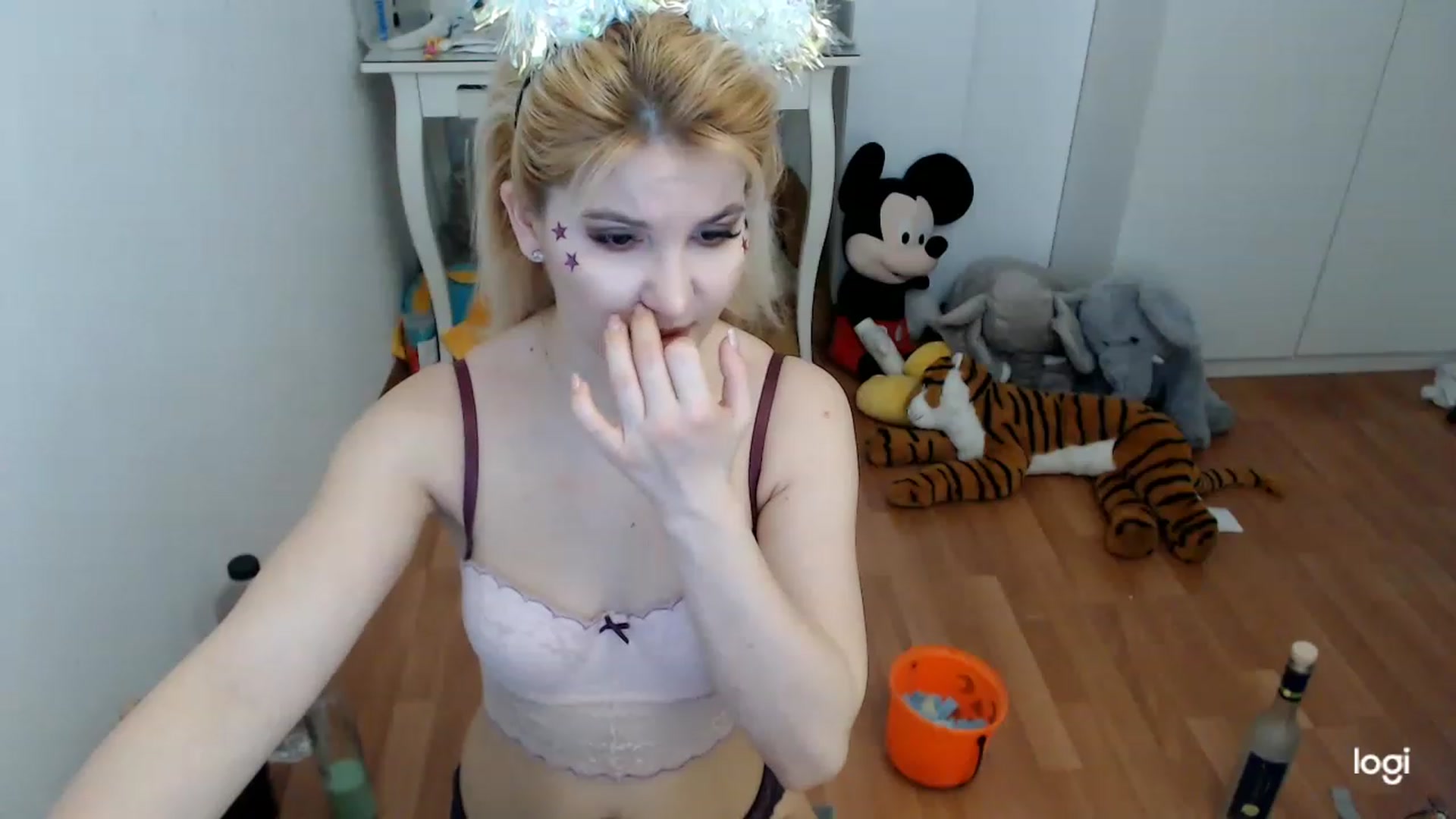 Gallery image thumbnail from SpringJewel's myfreecams stream on, 03/07/2023, 08:47 image 10 of 20
