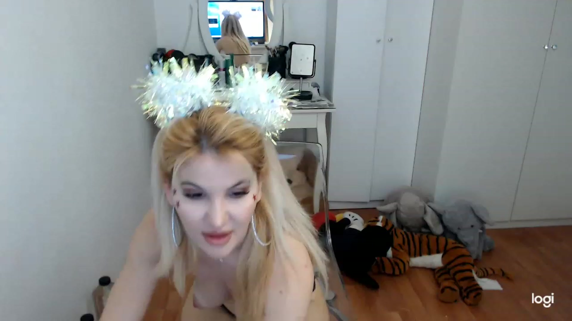 Gallery image thumbnail from SpringJewel's myfreecams stream on, 03/07/2023, 09:36 image 9 of 20
