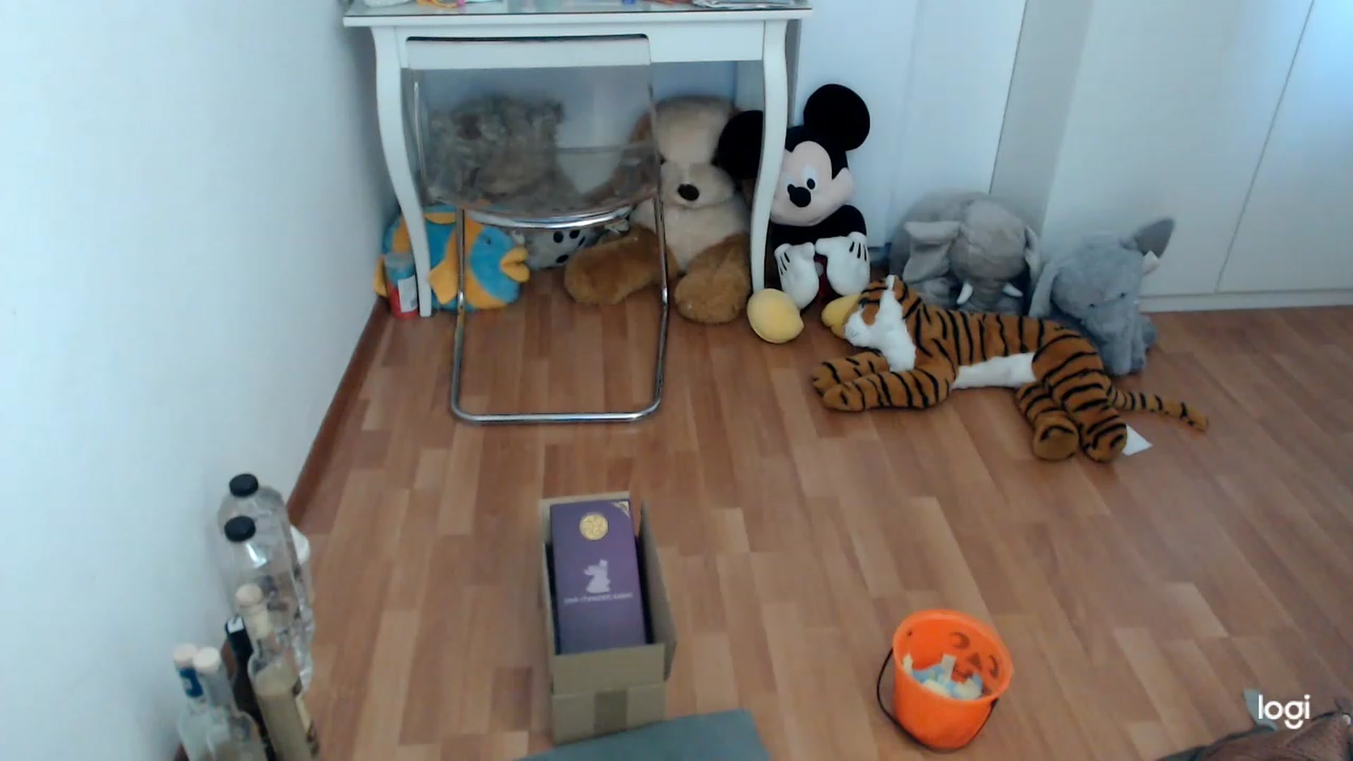 Gallery image thumbnail from SpringJewel's myfreecams stream on, 03/08/2023, 10:04 image 3 of 20