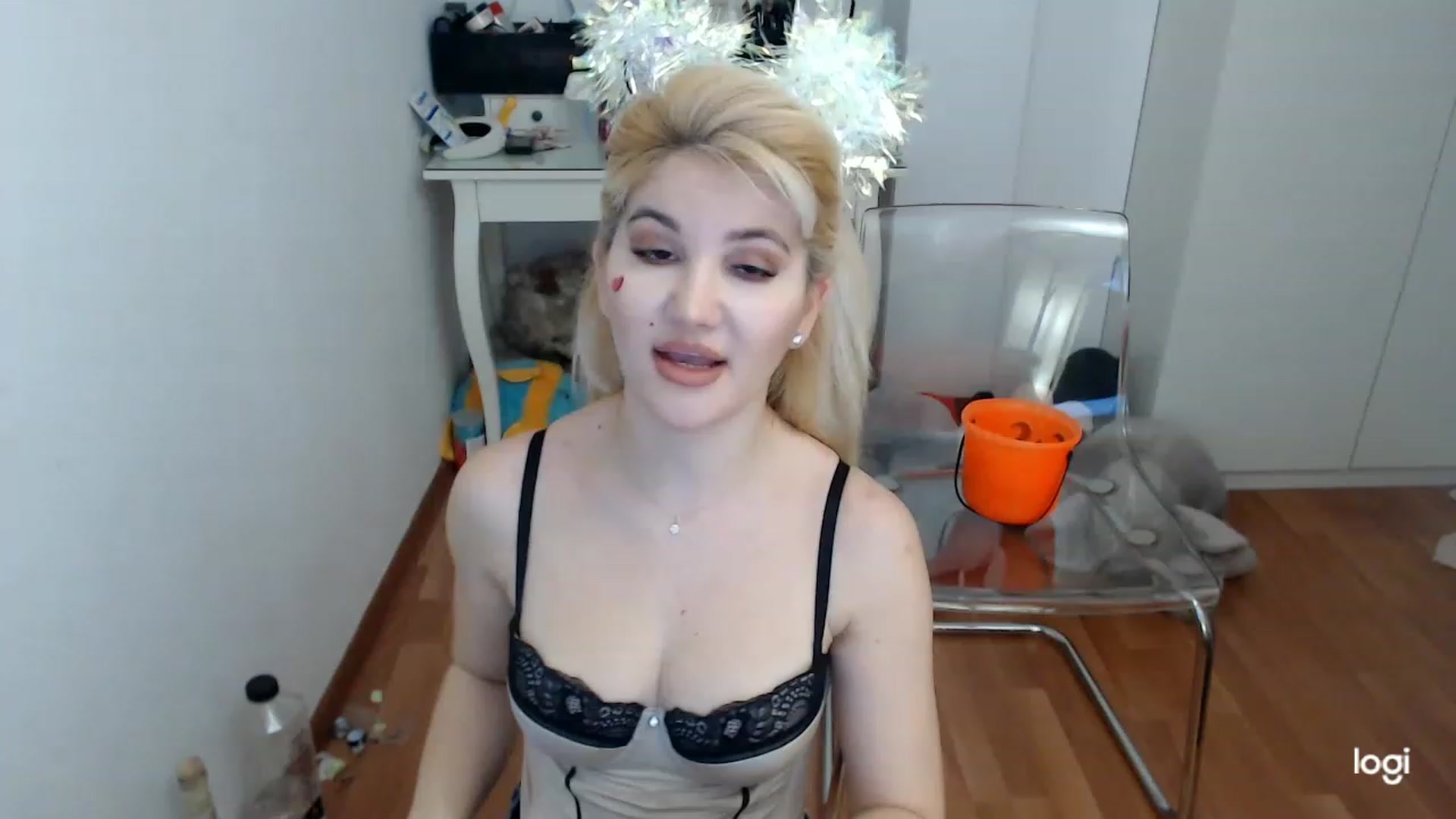 Gallery image thumbnail from SpringJewel's myfreecams stream on, 03/11/2023, 09:44 image 15 of 20