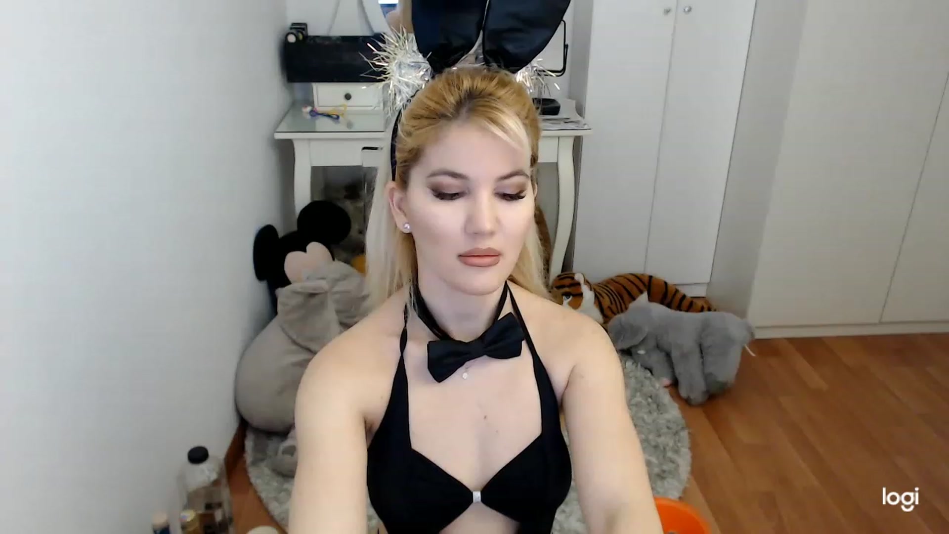 Gallery image thumbnail from SpringJewel's myfreecams stream on, 03/16/2023, 09:23 image 4 of 20