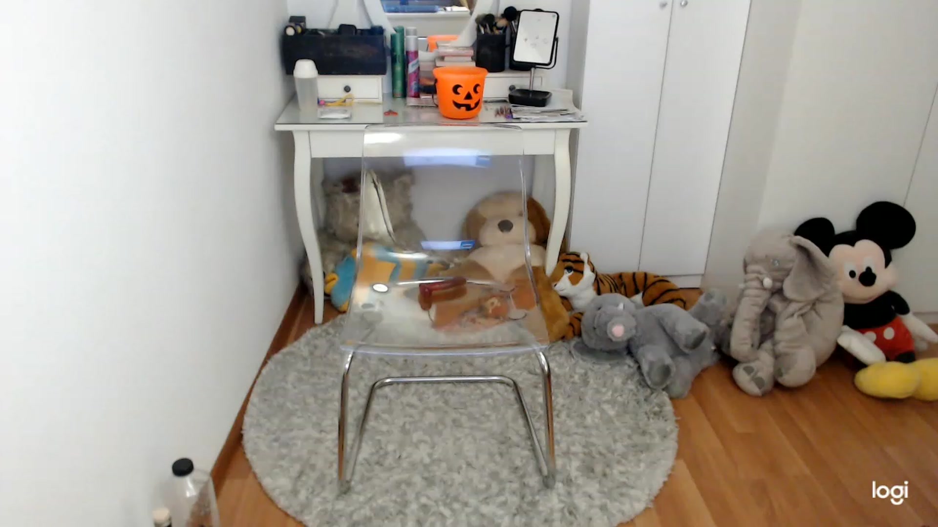 Gallery image thumbnail from SpringJewel's myfreecams stream on, 03/18/2023, 08:26 image 13 of 20