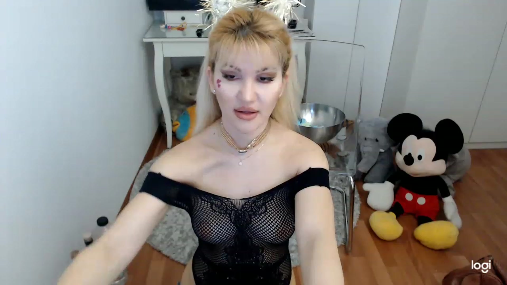 Gallery image thumbnail from SpringJewel's myfreecams stream on, 03/19/2023, 09:11 image 5 of 20