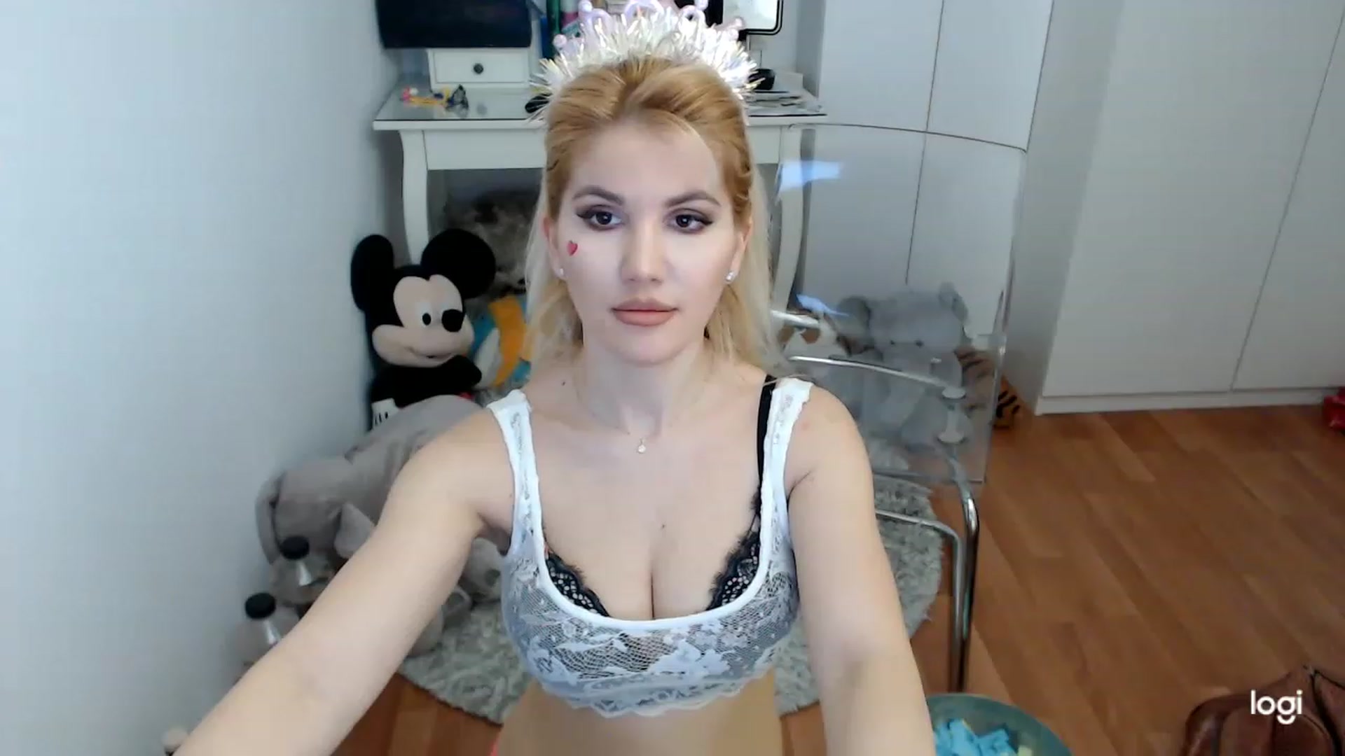 Gallery image thumbnail from SpringJewel's myfreecams stream on, 03/23/2023, 08:51 image 11 of 20