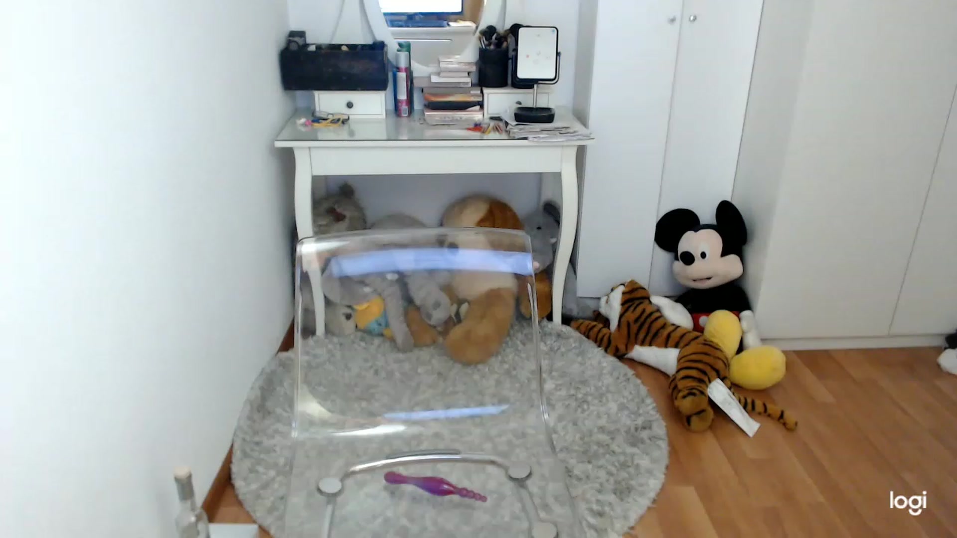 Gallery image thumbnail from SpringJewel's myfreecams stream on, 04/05/2023, 09:00 image 11 of 20