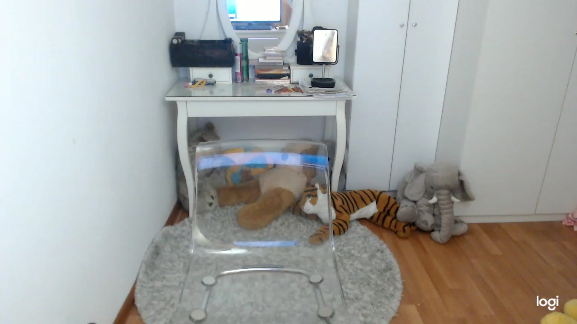 Gallery image thumbnail from SpringJewel's myfreecams stream on, 04/18/2023, 07:34 image 5 of 20