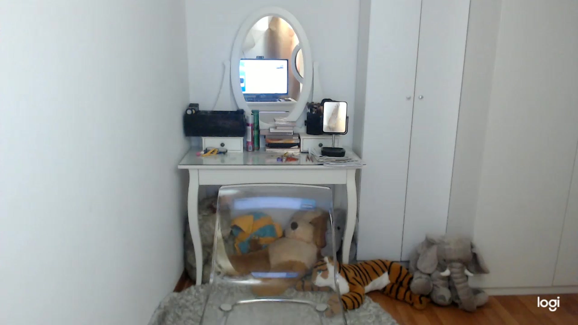Gallery image thumbnail from SpringJewel's myfreecams stream on, 04/18/2023, 09:38 image 14 of 20