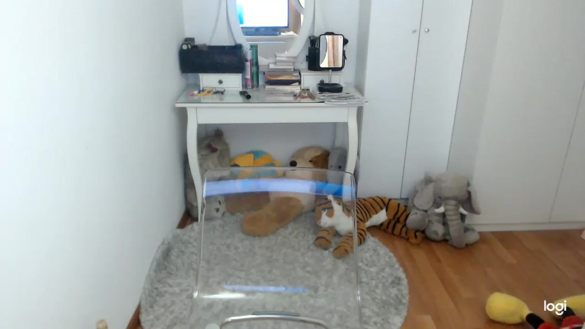 Gallery image thumbnail from SpringJewel's myfreecams stream on, 04/19/2023, 07:41 image 12 of 20