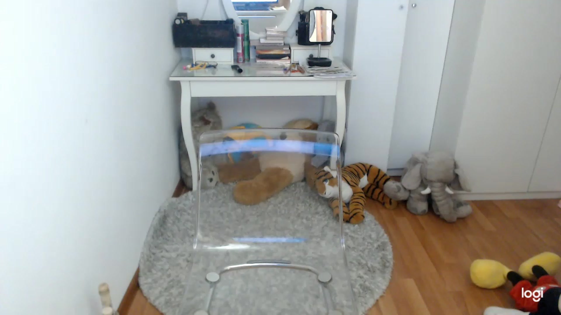 Gallery image thumbnail from SpringJewel's myfreecams stream on, 04/19/2023, 09:46 image 6 of 20