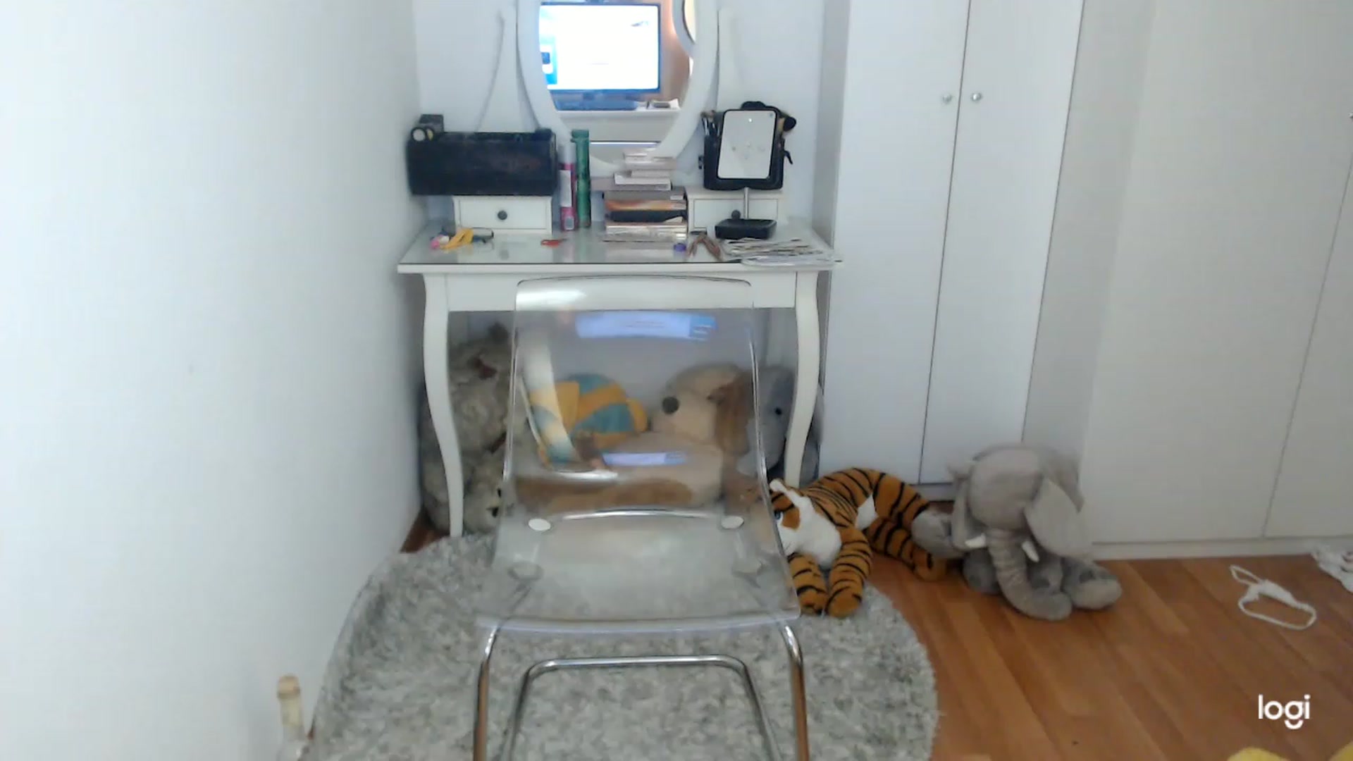 Gallery image thumbnail from SpringJewel's myfreecams stream on, 04/20/2023, 09:46 image 10 of 20