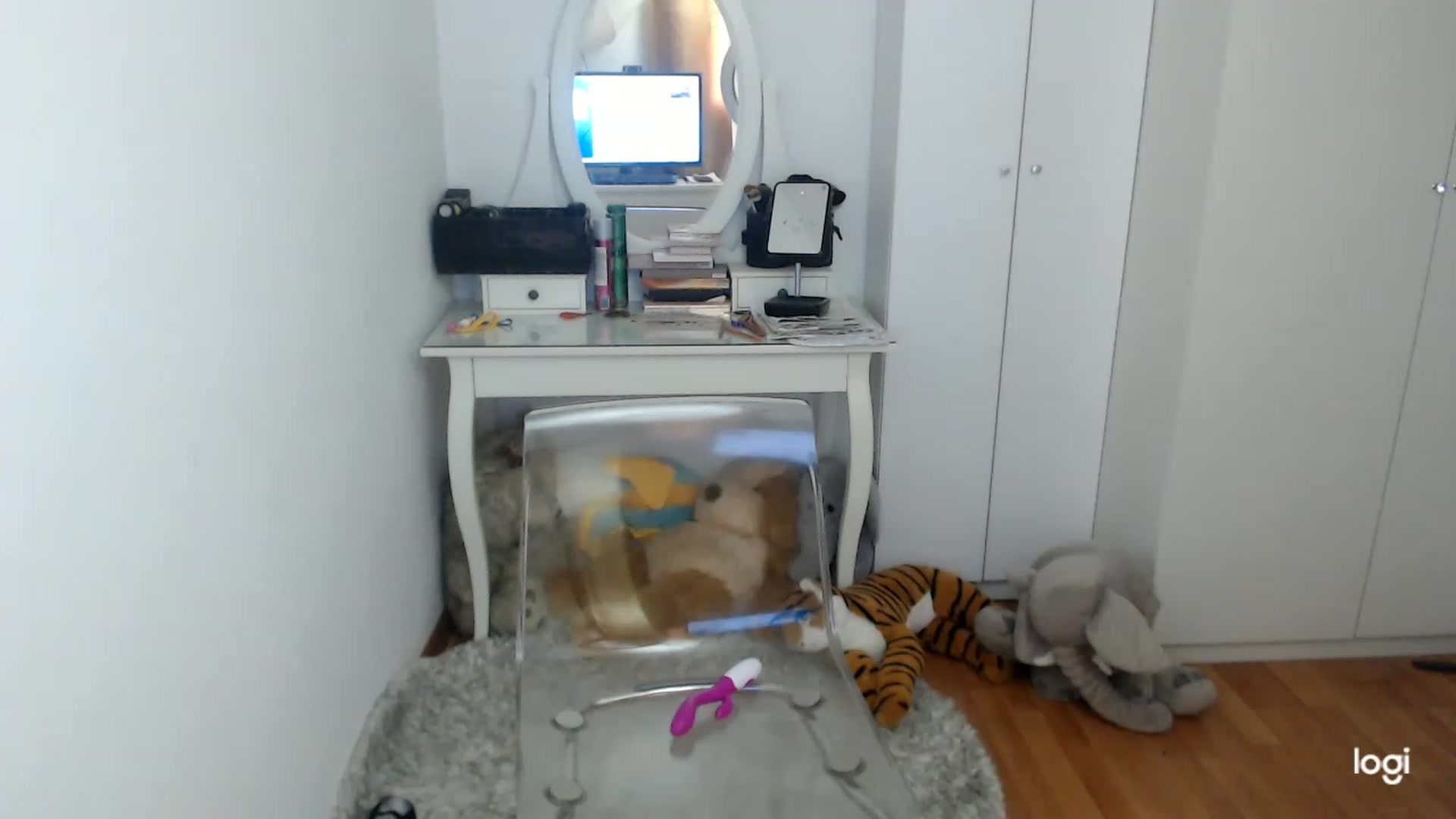 Gallery image thumbnail from SpringJewel's myfreecams stream on, 04/22/2023, 10:42 image 14 of 20